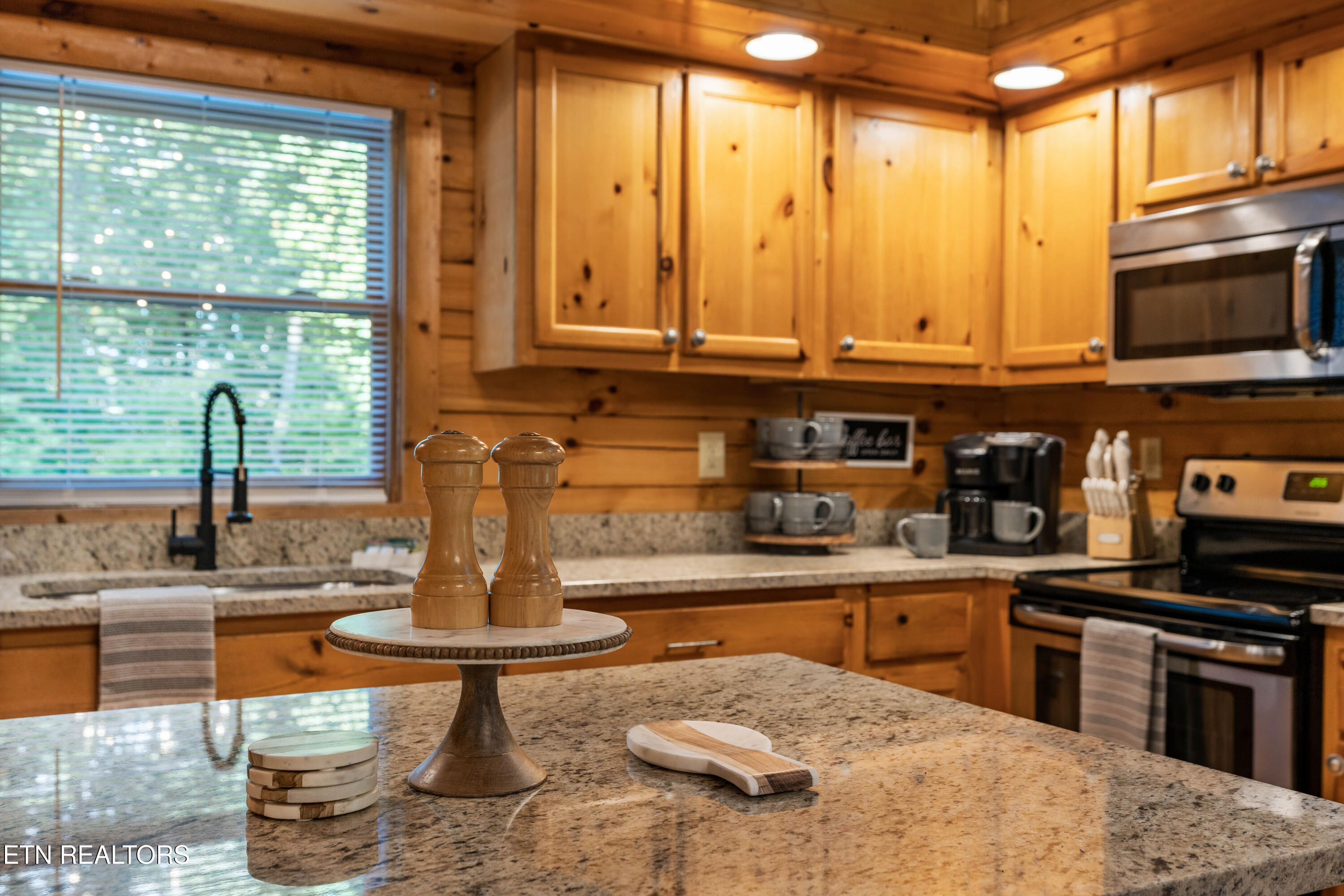 4250 Mountain Rest Way Sevierville TN 37876