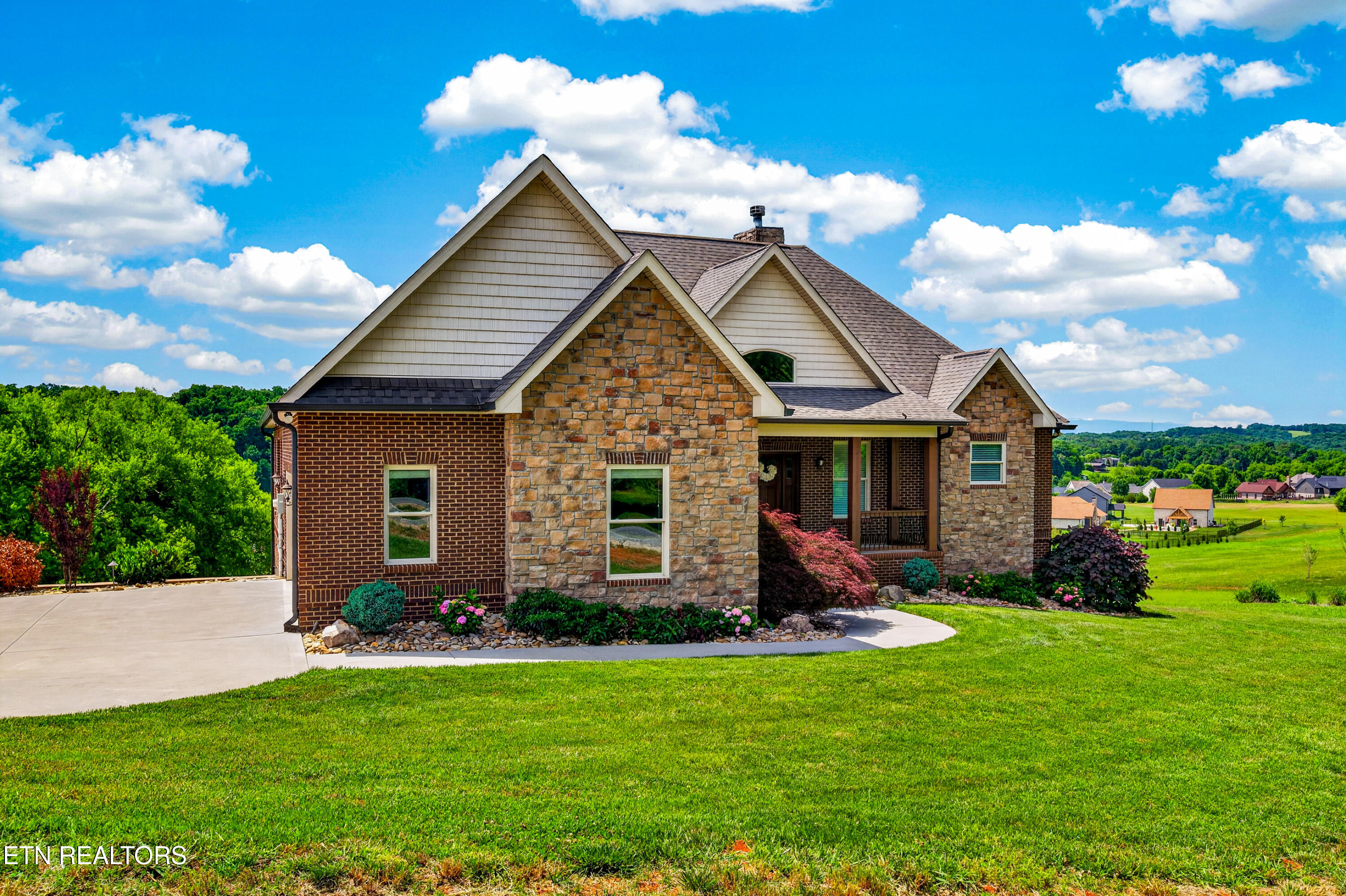 2655 Boston Chase Road Kodak TN 37764
