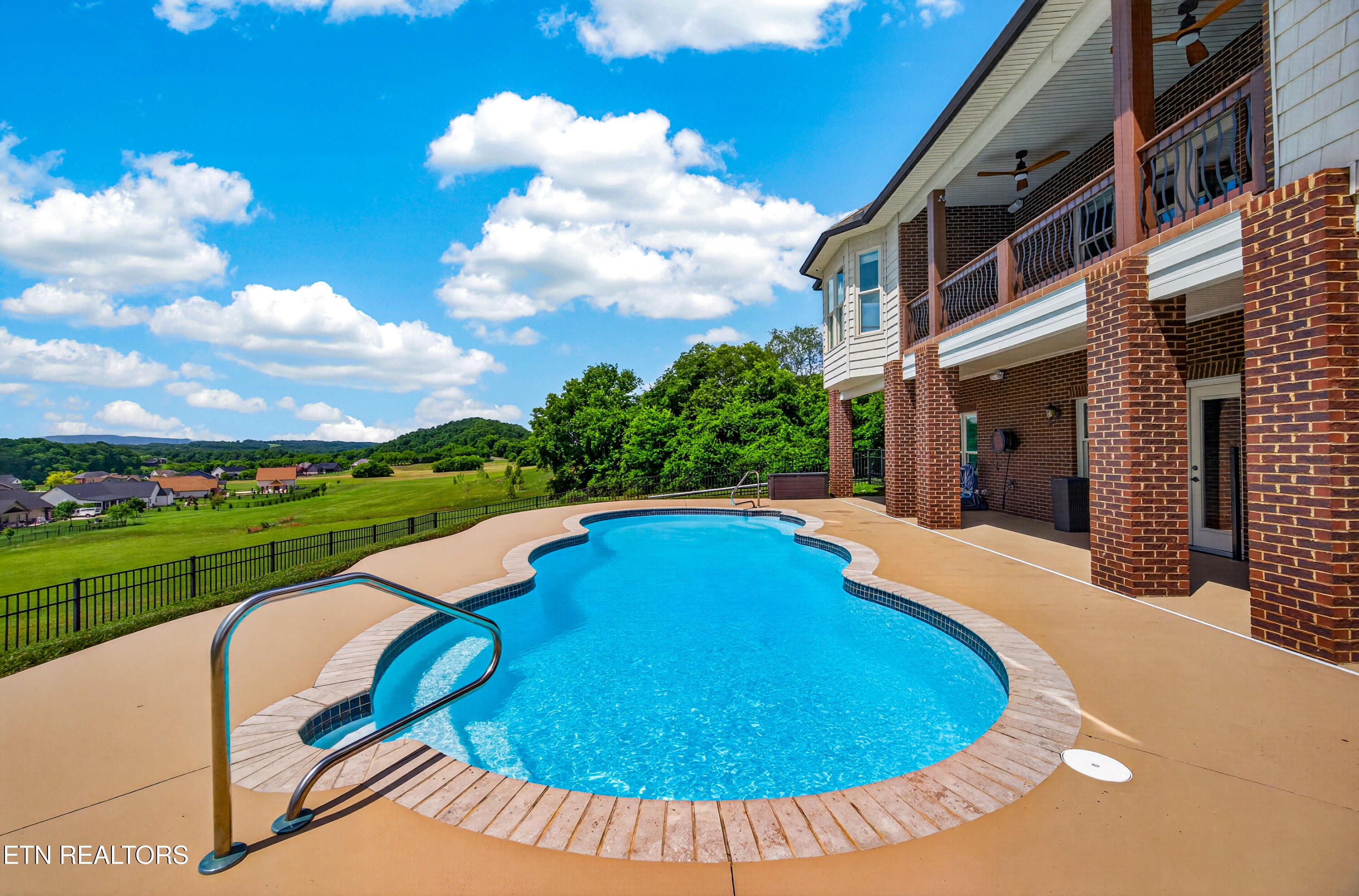 2655 Boston Chase Road Kodak TN 37764