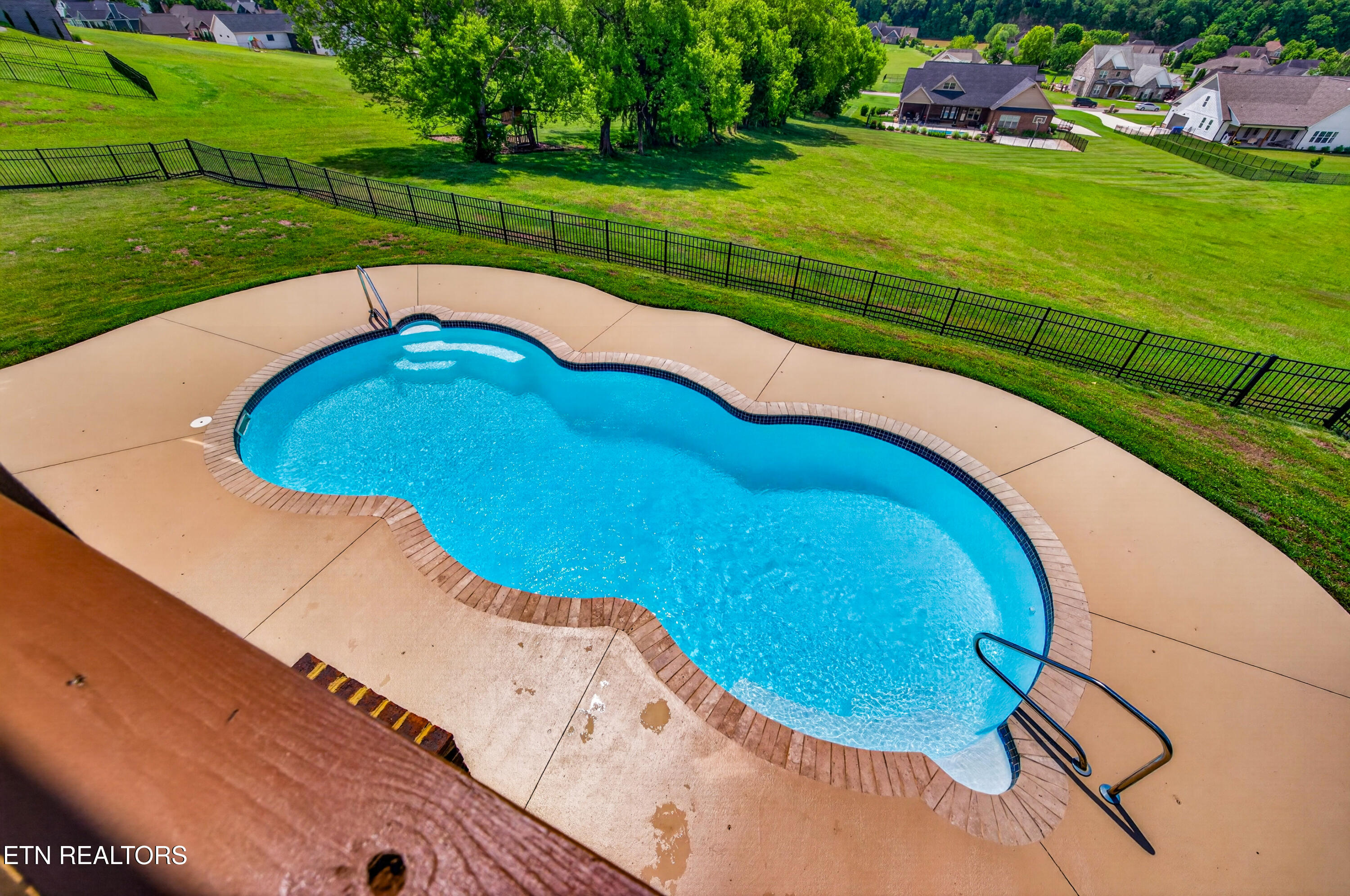 2655 Boston Chase Road Kodak TN 37764
