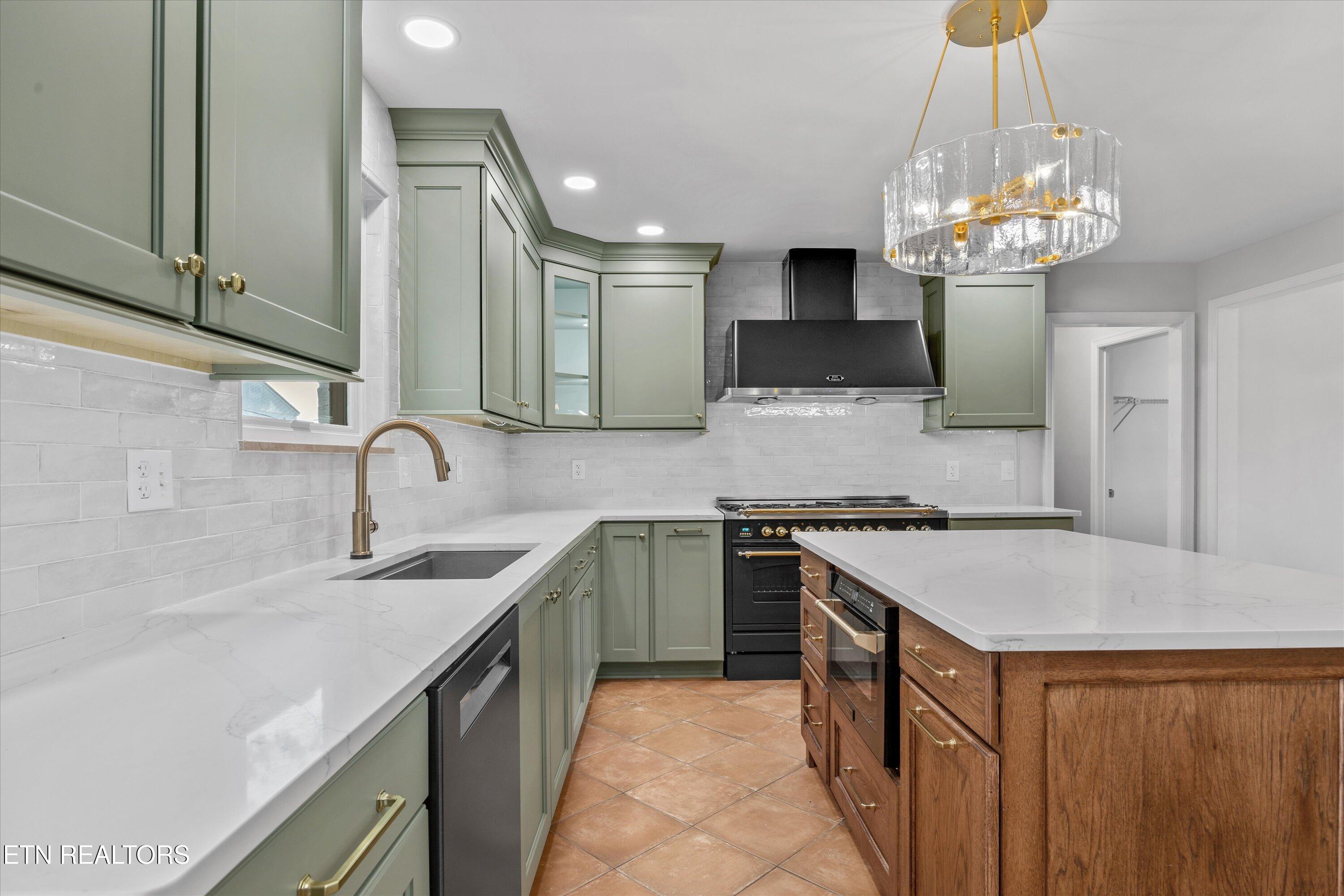 325 Asbury Drive Maryville TN 37804