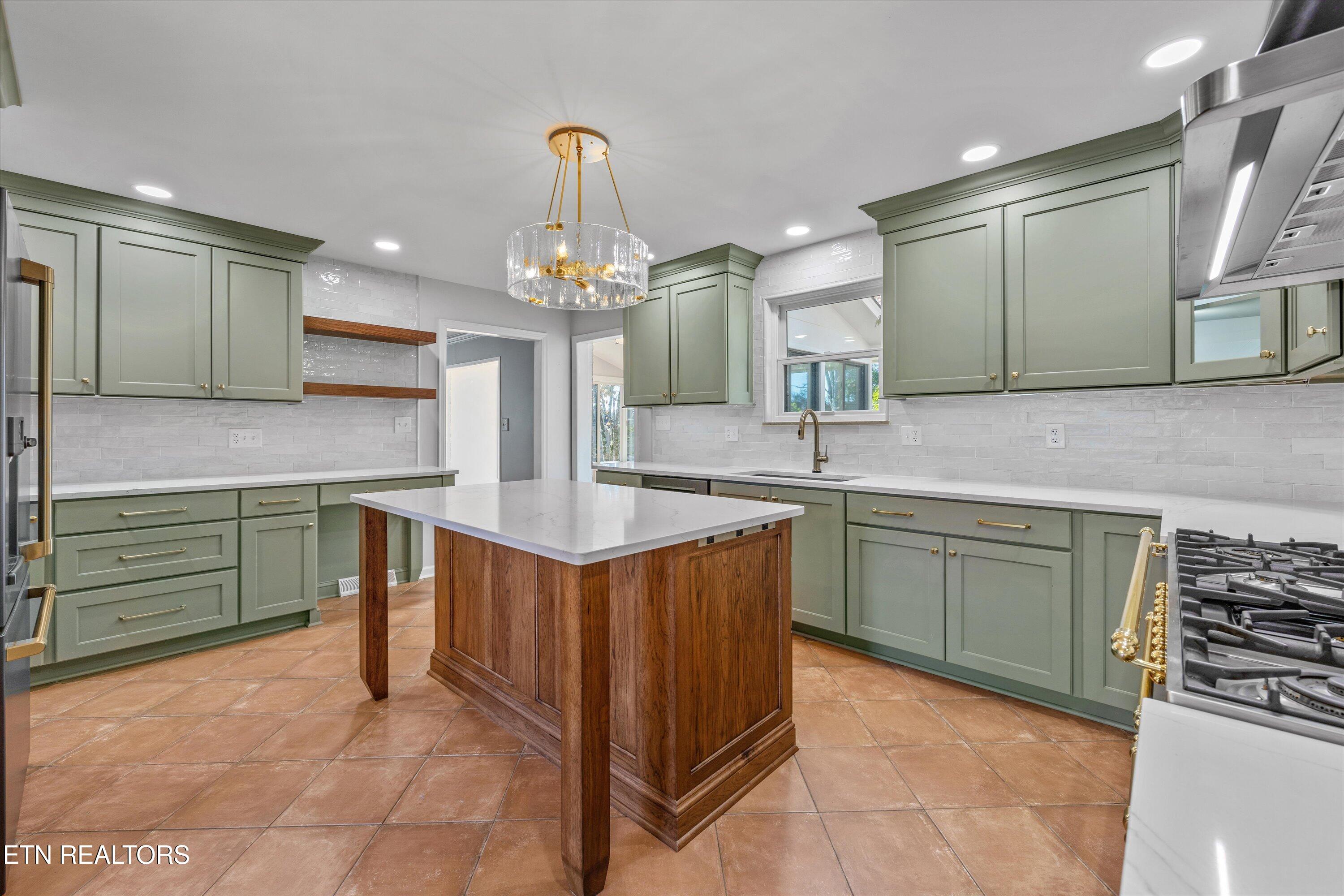 325 Asbury Drive Maryville TN 37804