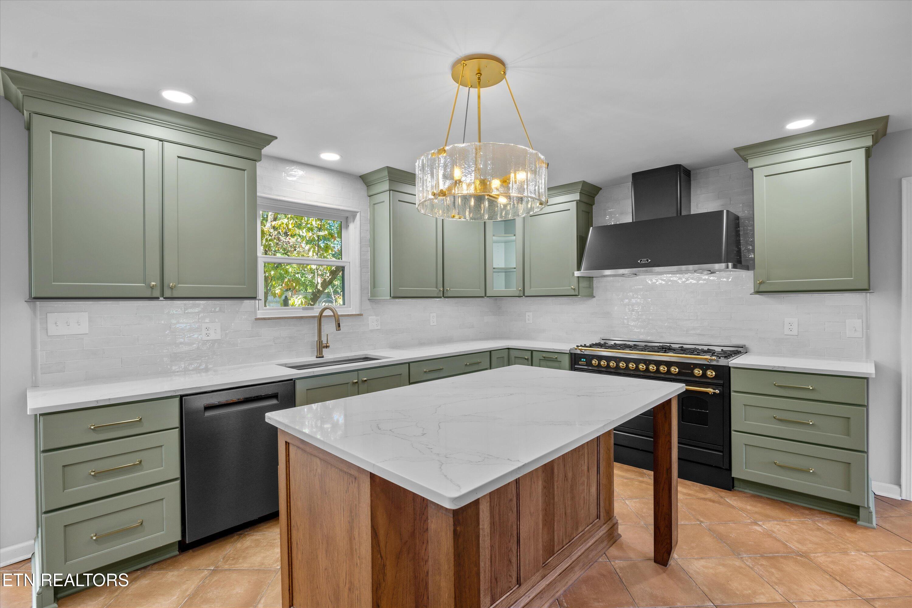 325 Asbury Drive Maryville TN 37804