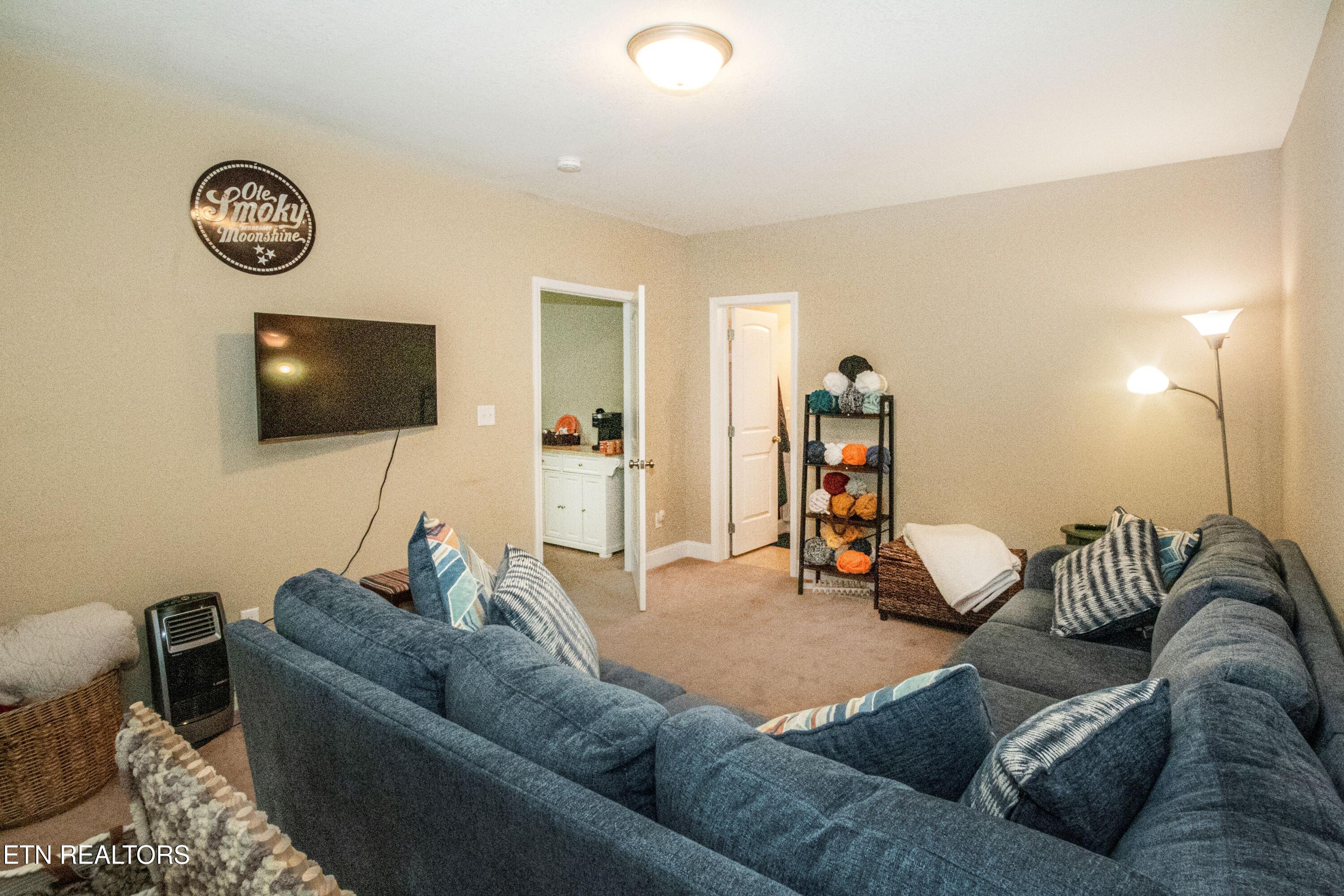 8221 Broken Rock Lane Knoxville TN 37924