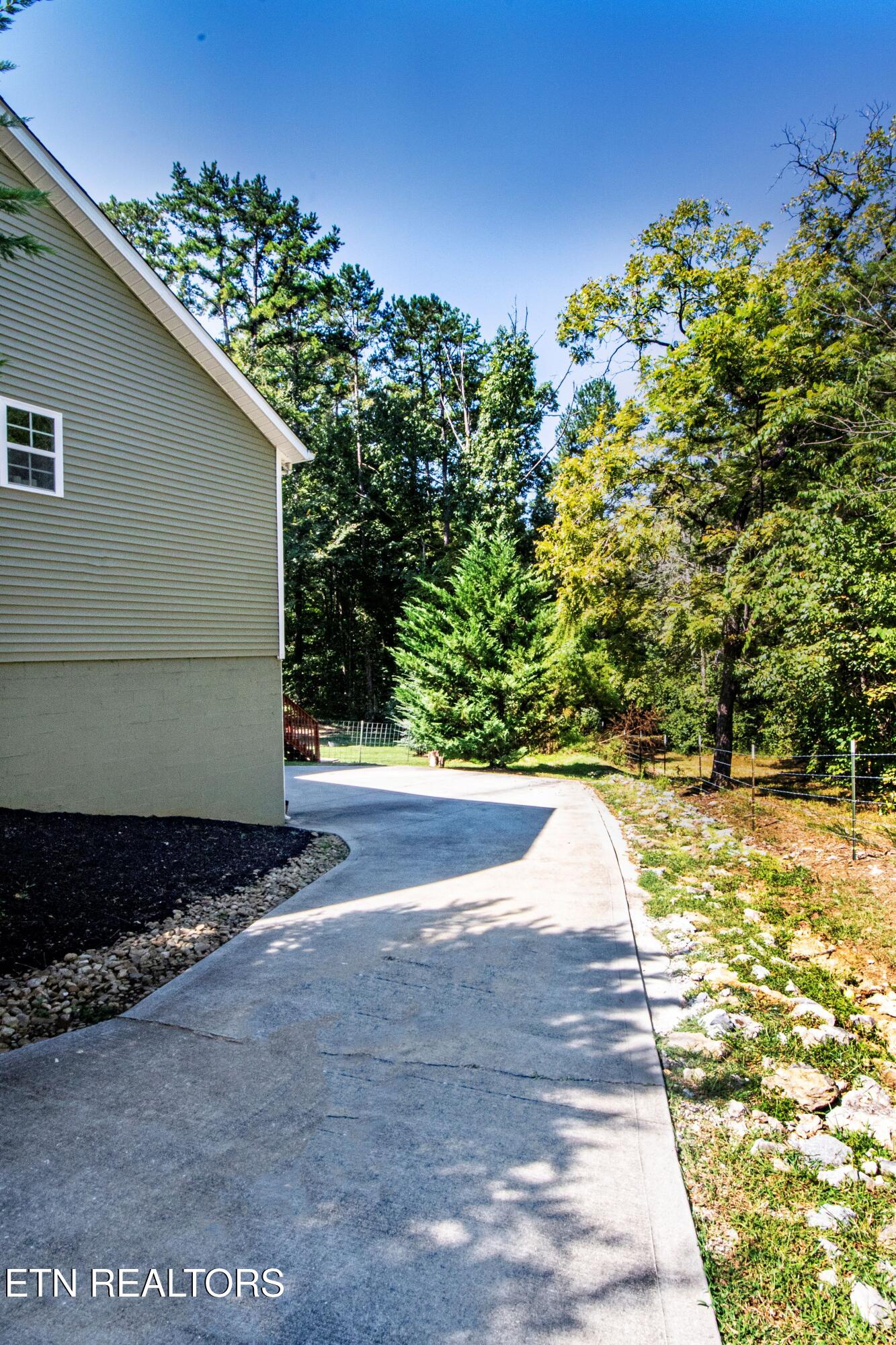 8221 Broken Rock Lane Knoxville TN 37924
