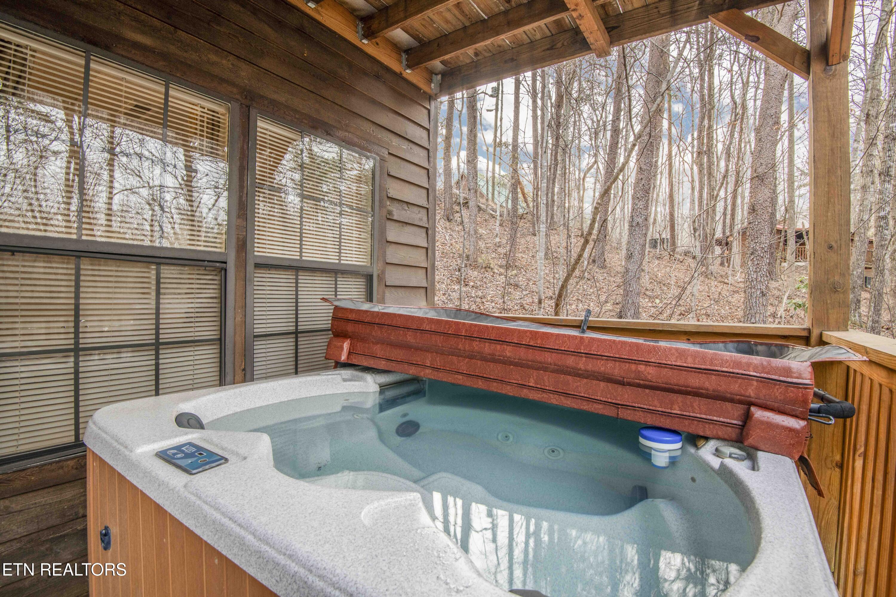 1520 Ski View Lane Sevierville TN 37876