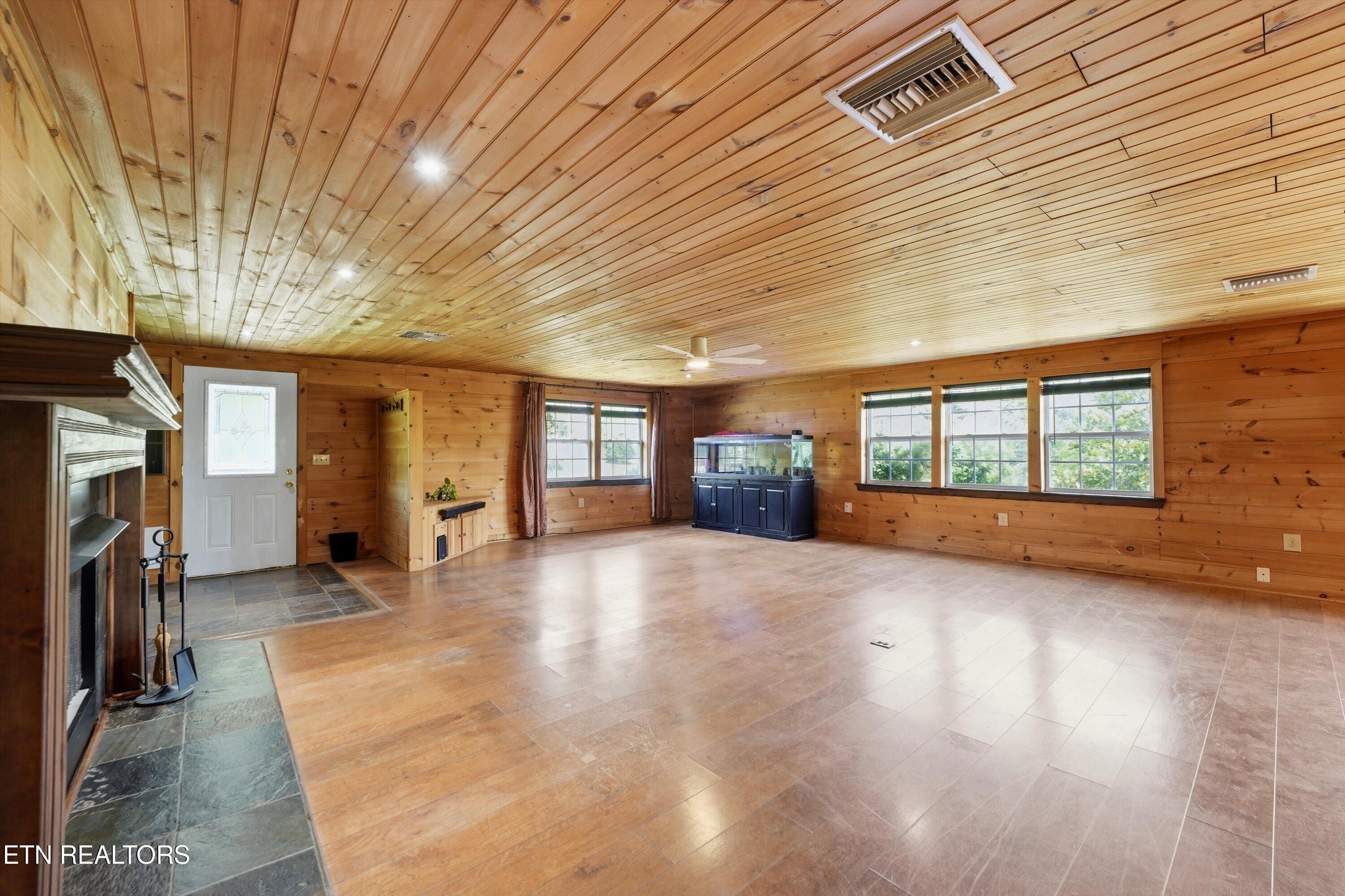 533 Epperson Road Tellico Plains TN 37385