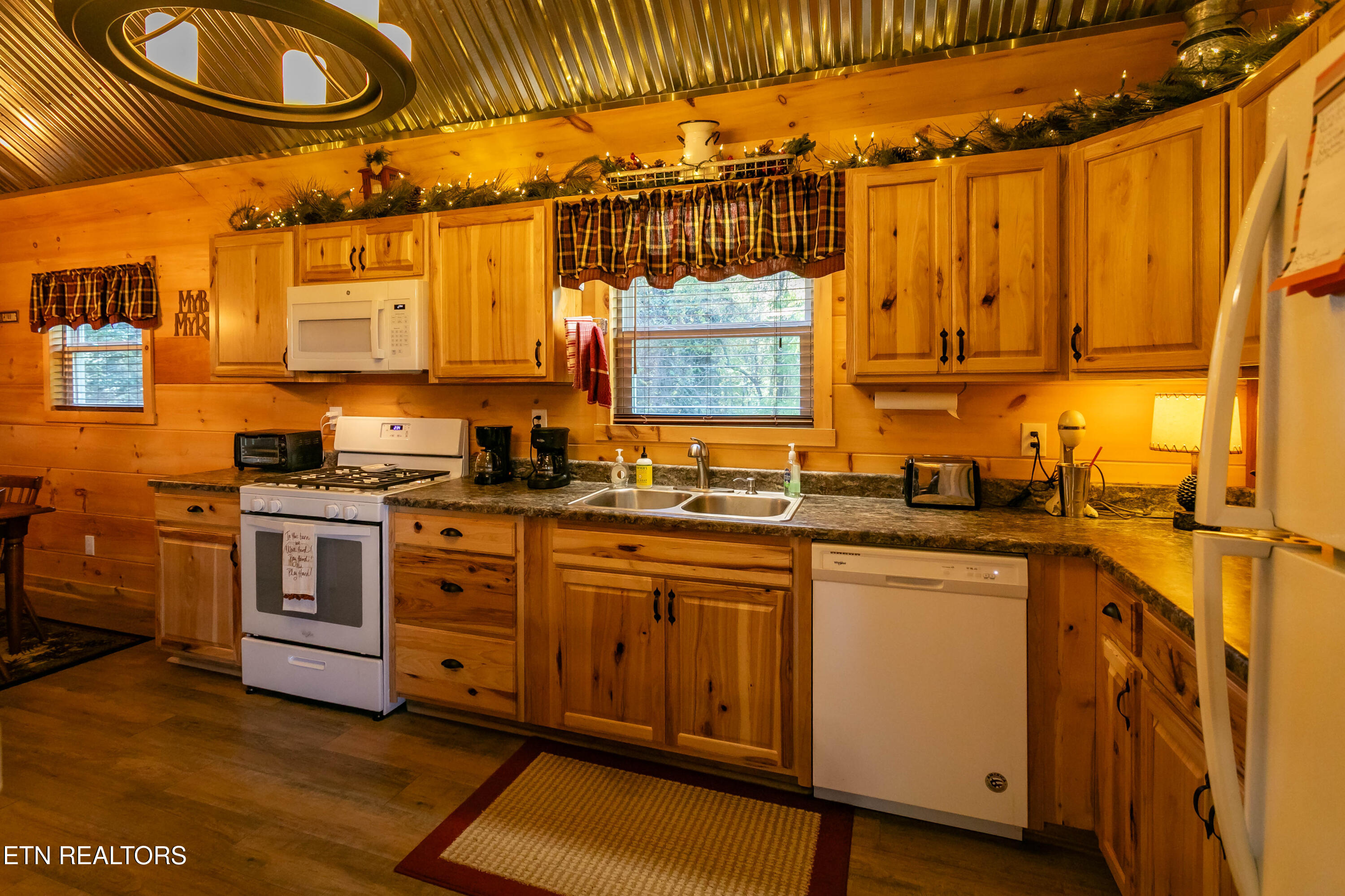 4106/3050 Burning Tree Ln/headrick Drive Sevierville TN 37862