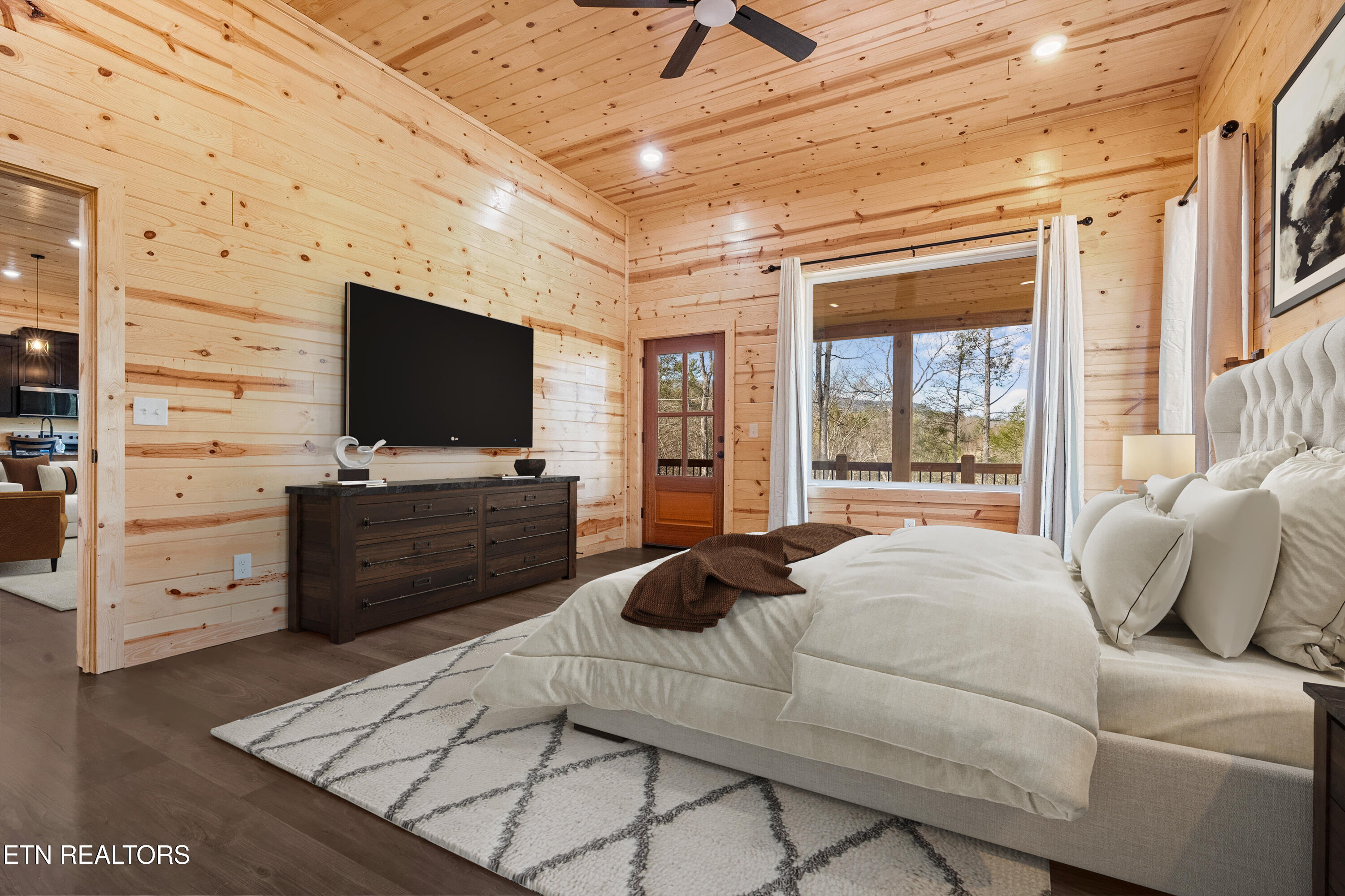 2749 Owls Cove Way Sevierville TN 37862