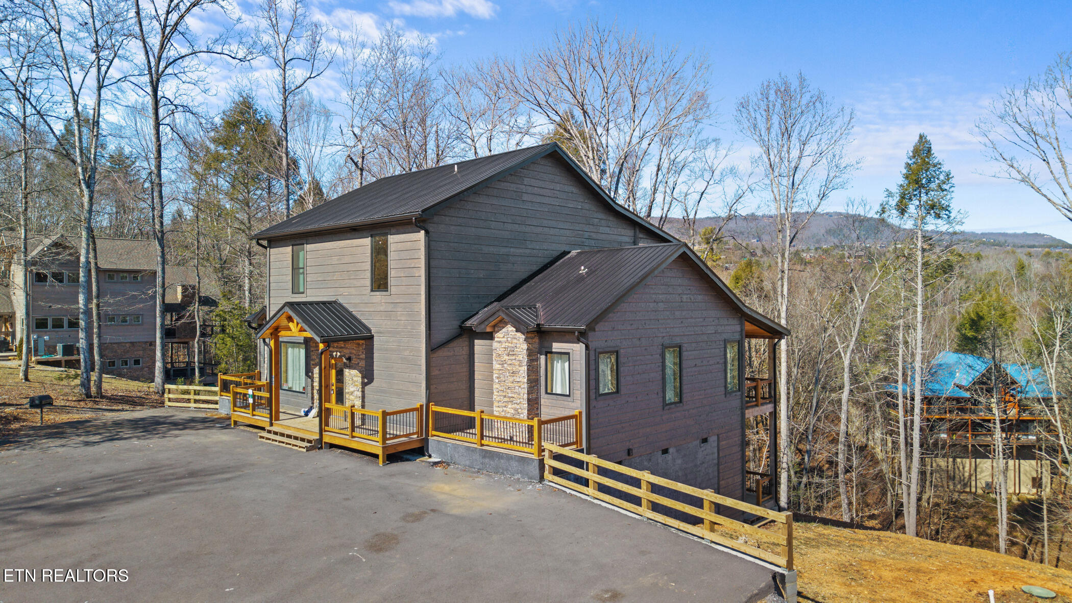 2749 Owls Cove Way Sevierville TN 37862