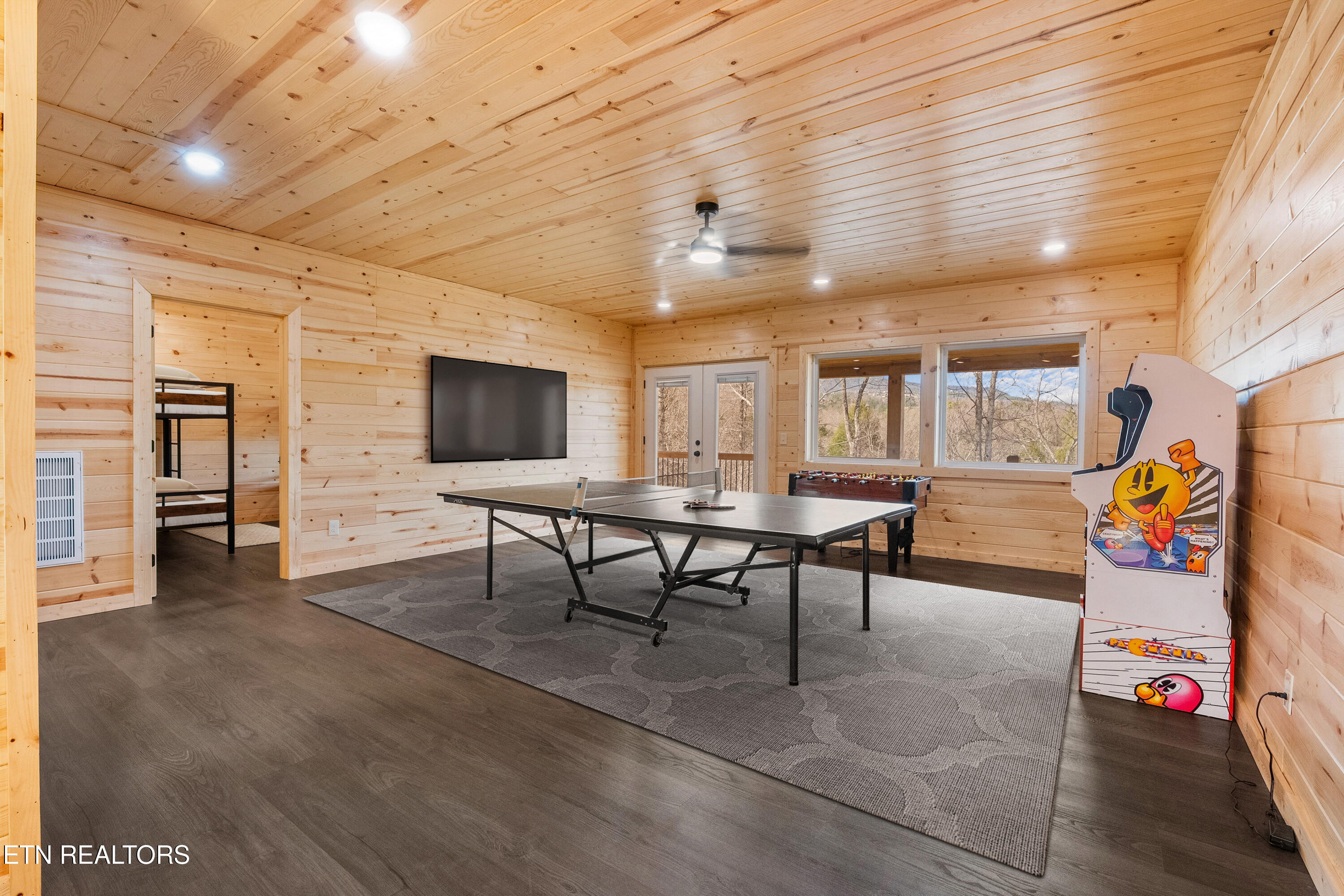 2749 Owls Cove Way Sevierville TN 37862