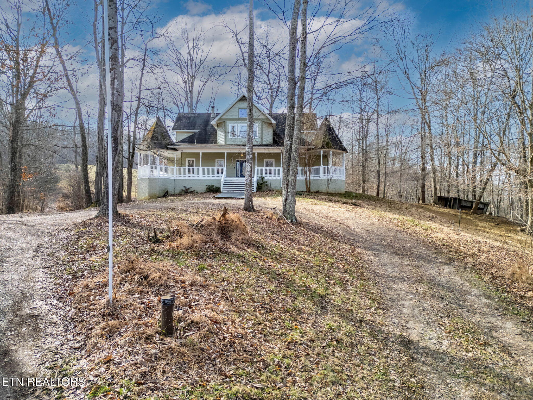 400 Cabbage Cemetery Road Washburn TN 37888