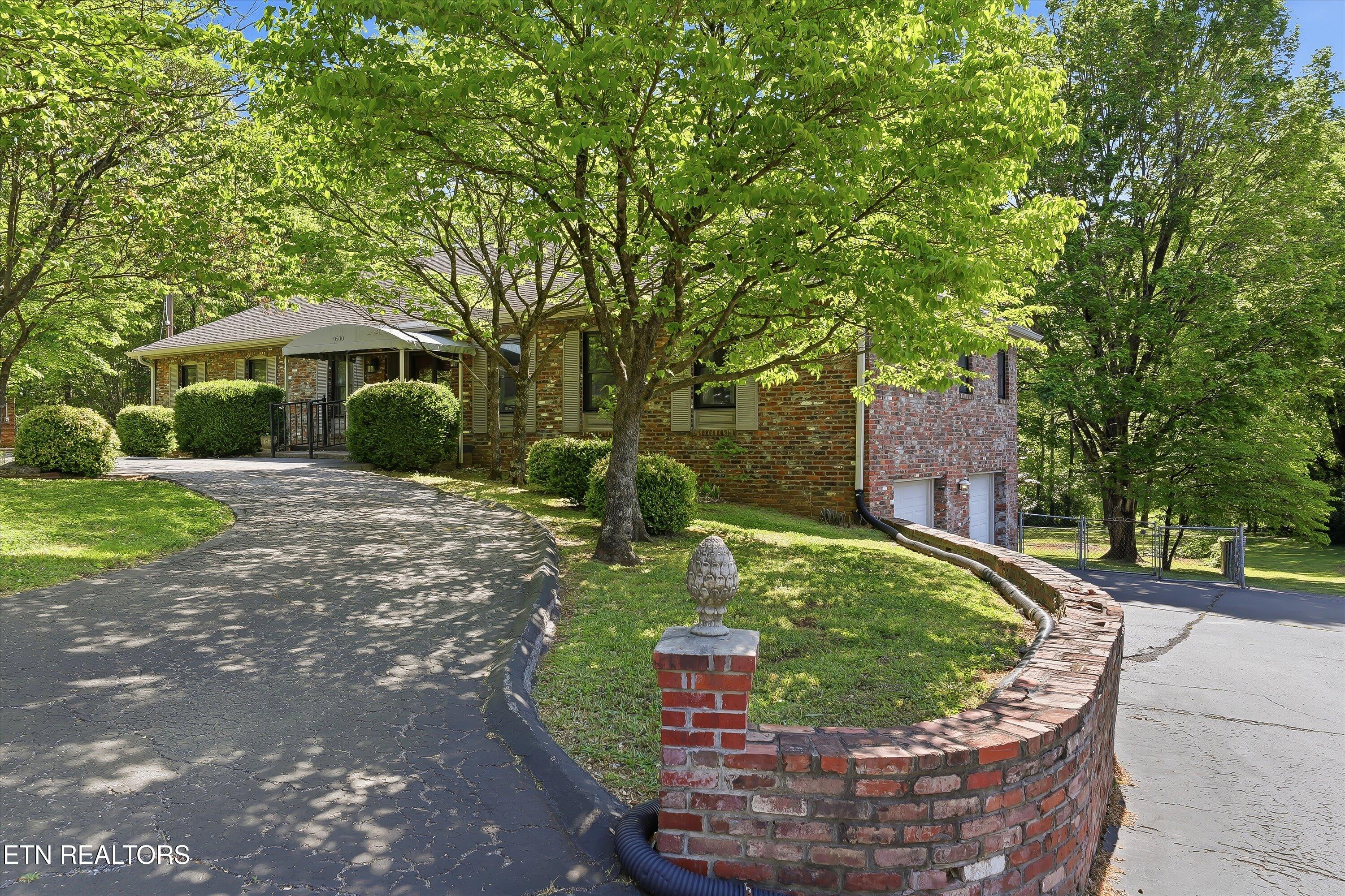 9500 Briarwood Drive Knoxville TN 37923