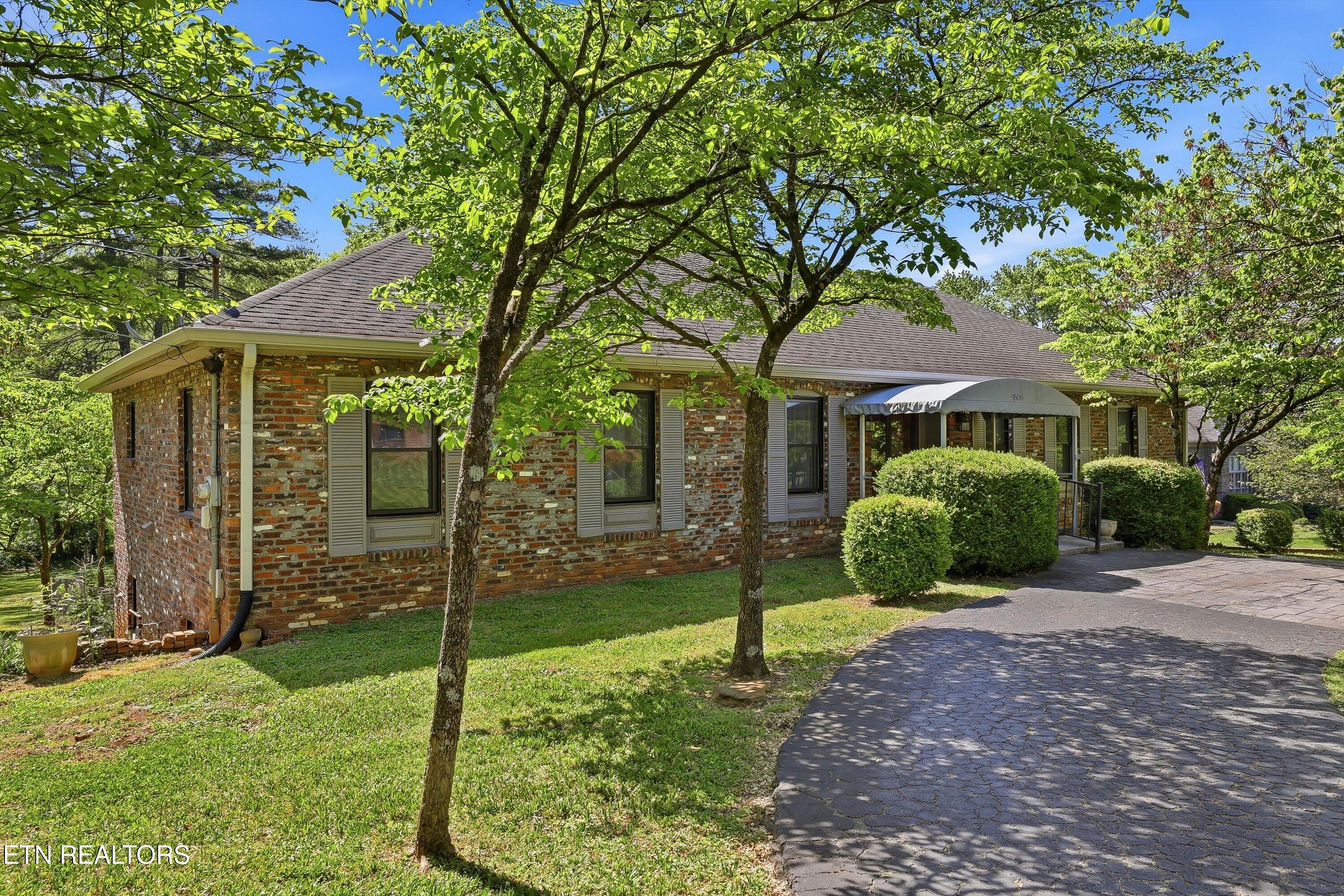 9500 Briarwood Drive Knoxville TN 37923