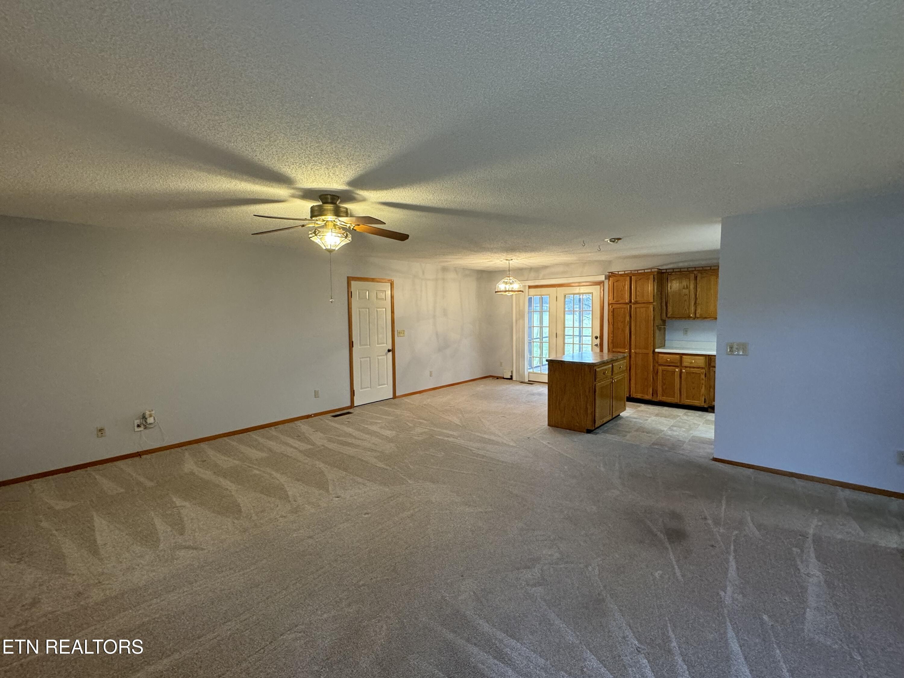276 O & W Road Oneida TN 37841
