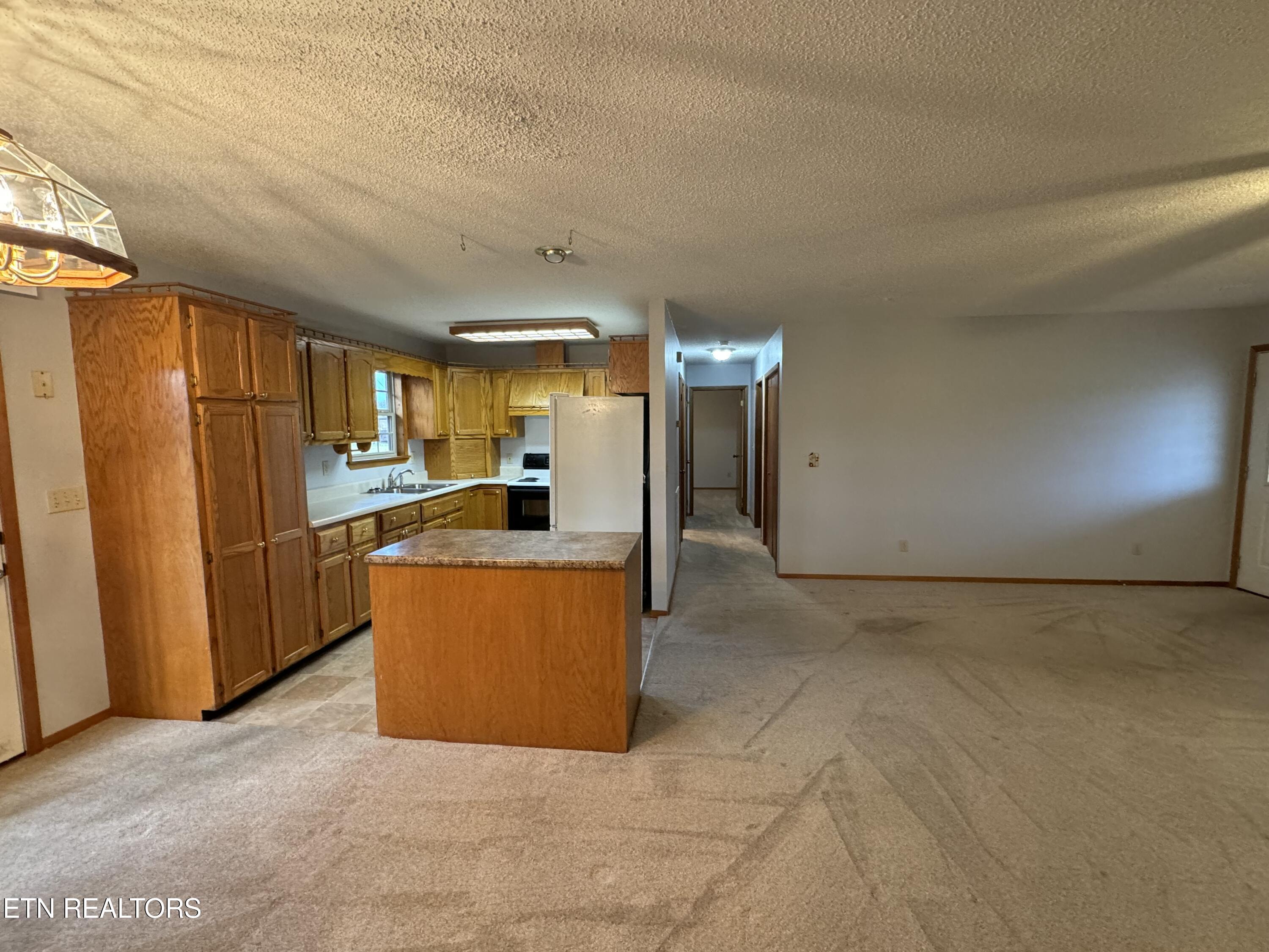 276 O & W Road Oneida TN 37841