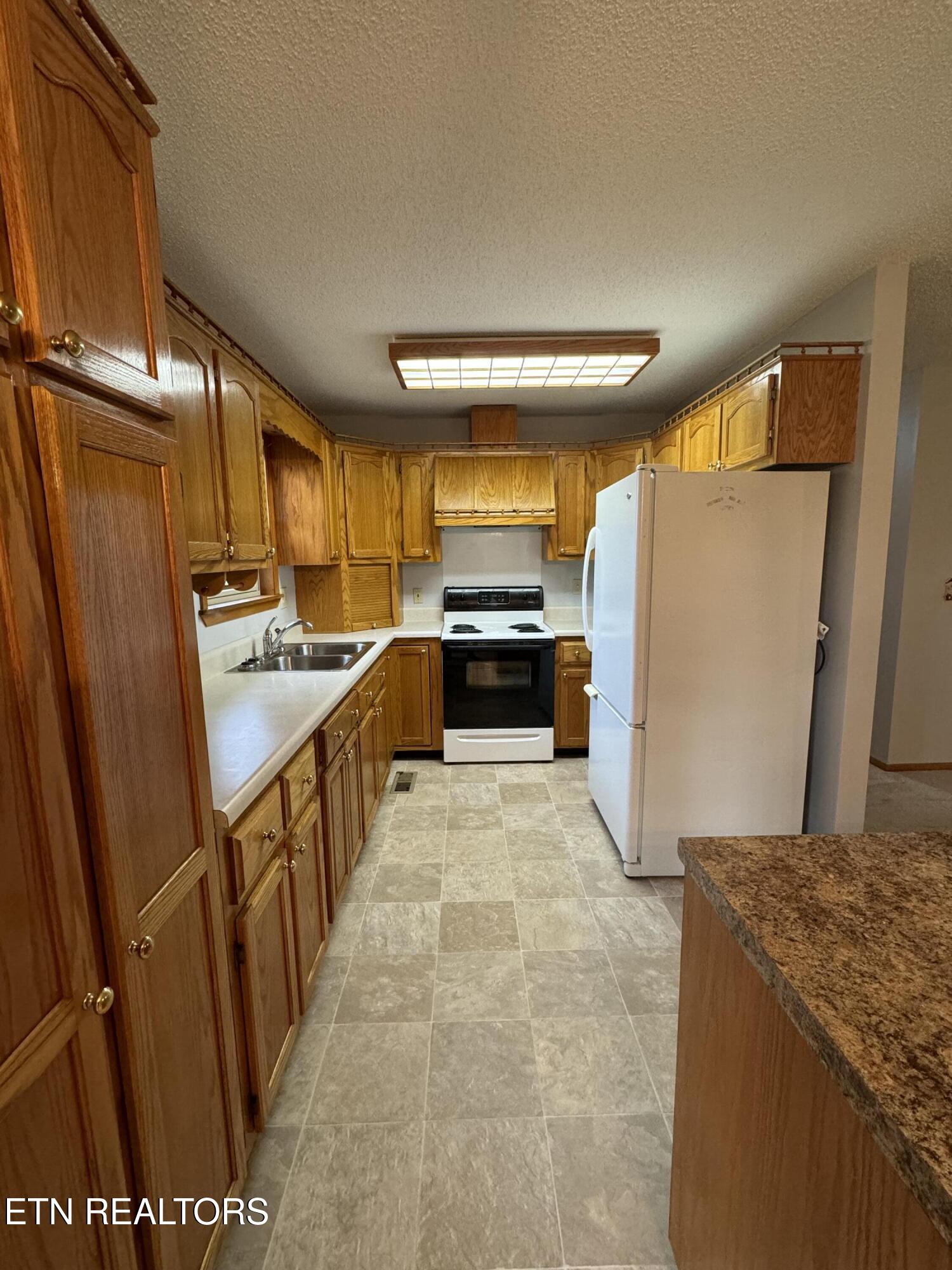 276 O & W Road Oneida TN 37841