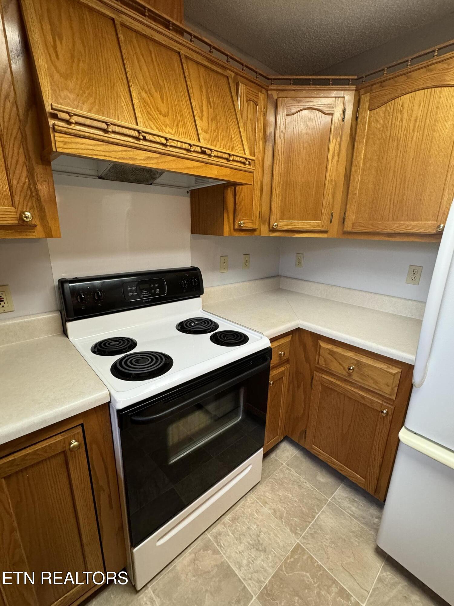 276 O & W Road Oneida TN 37841