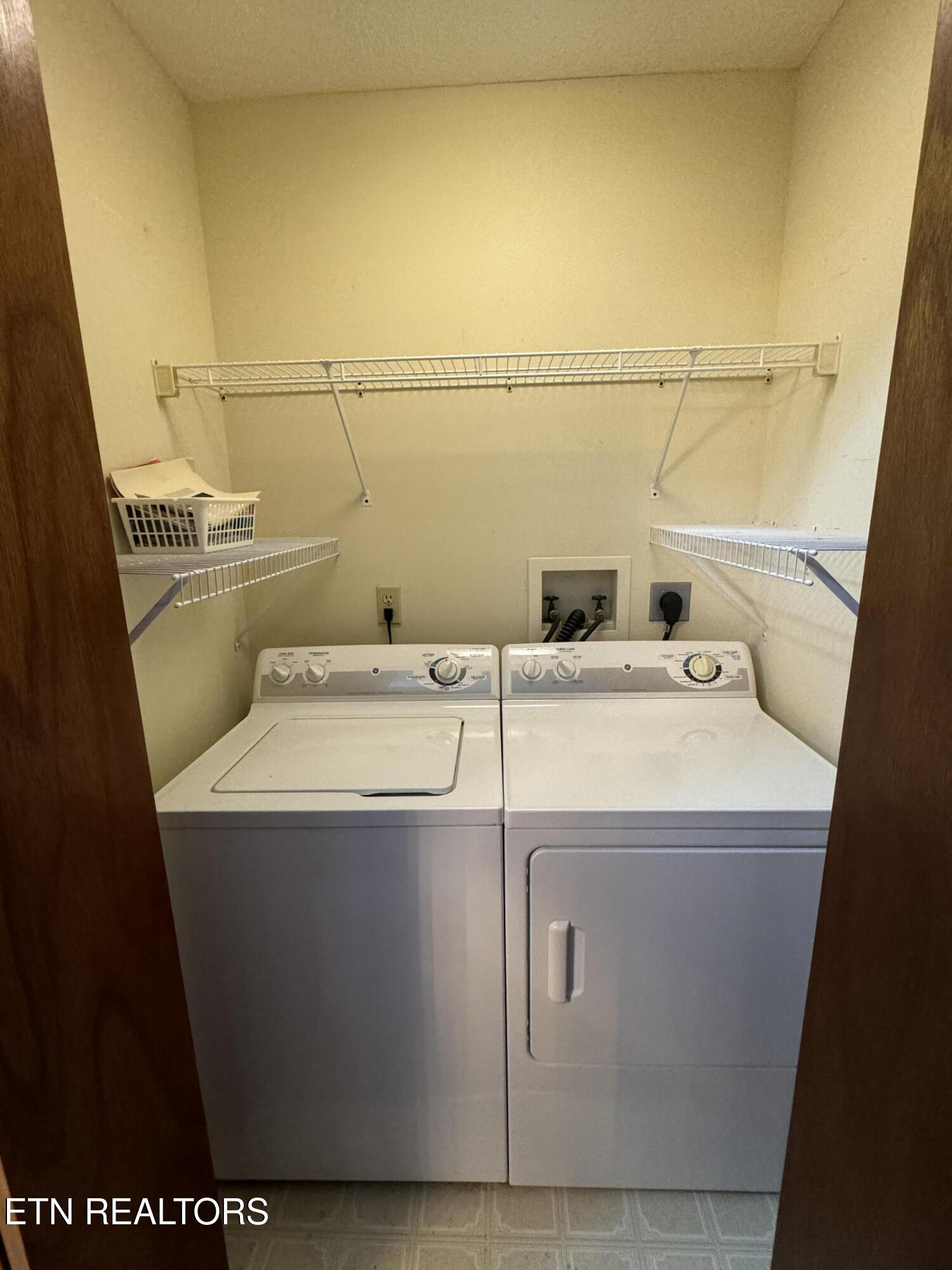 276 O & W Road Oneida TN 37841