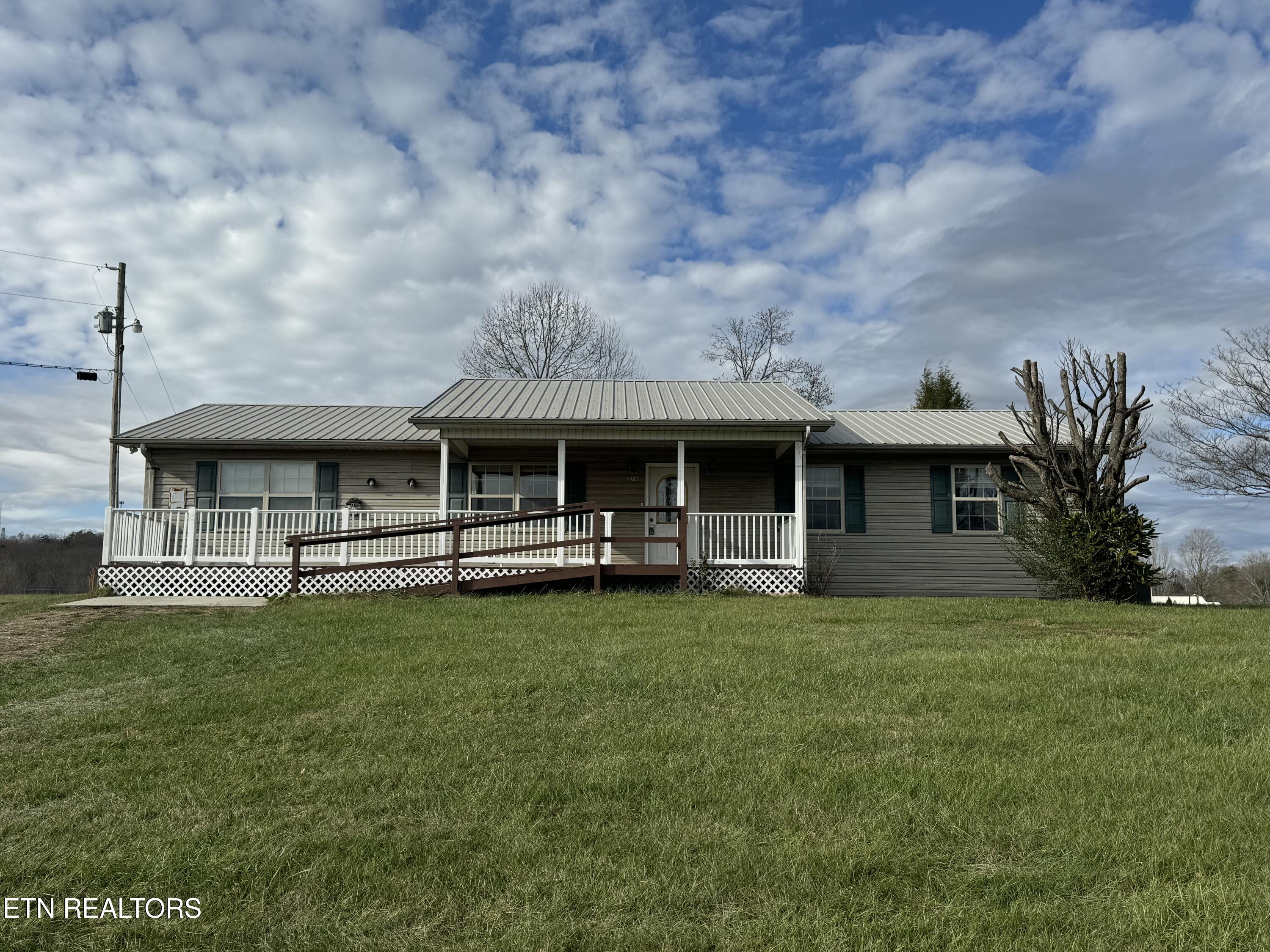 276 O & W Road Oneida TN 37841