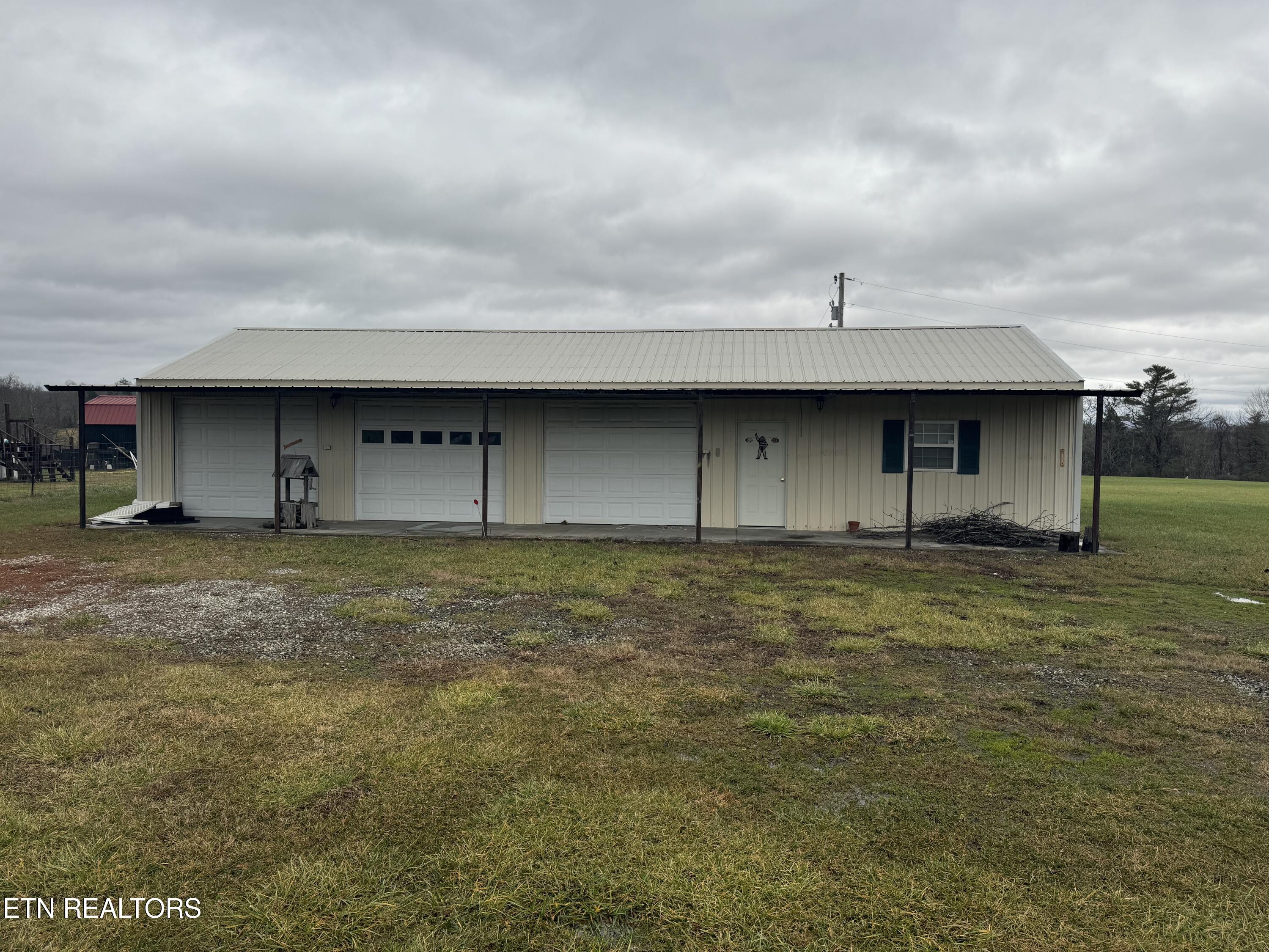276 O & W Road Oneida TN 37841