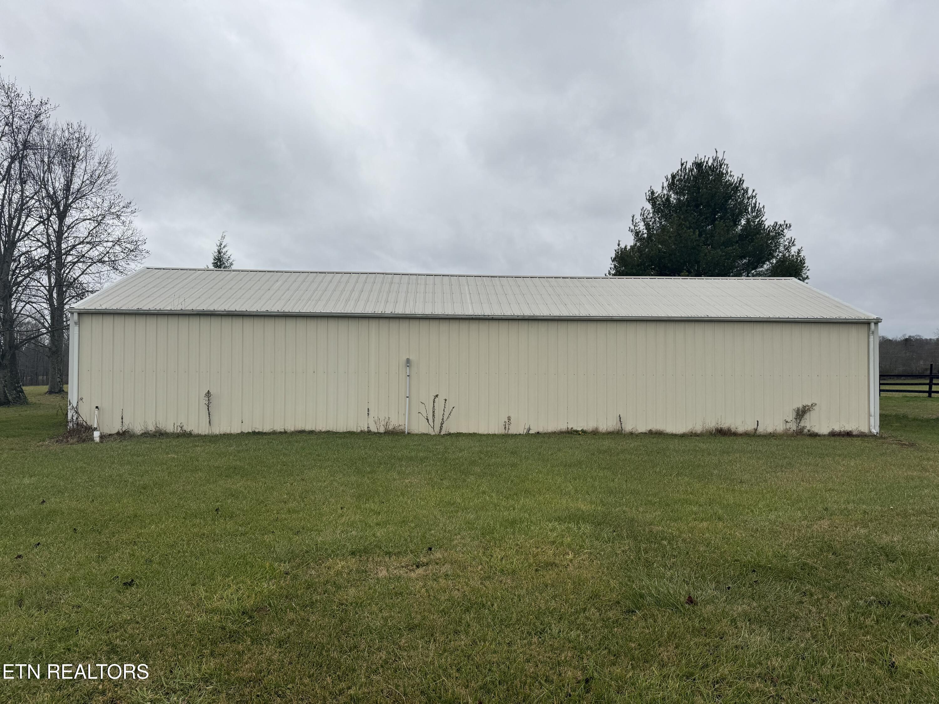 276 O & W Road Oneida TN 37841