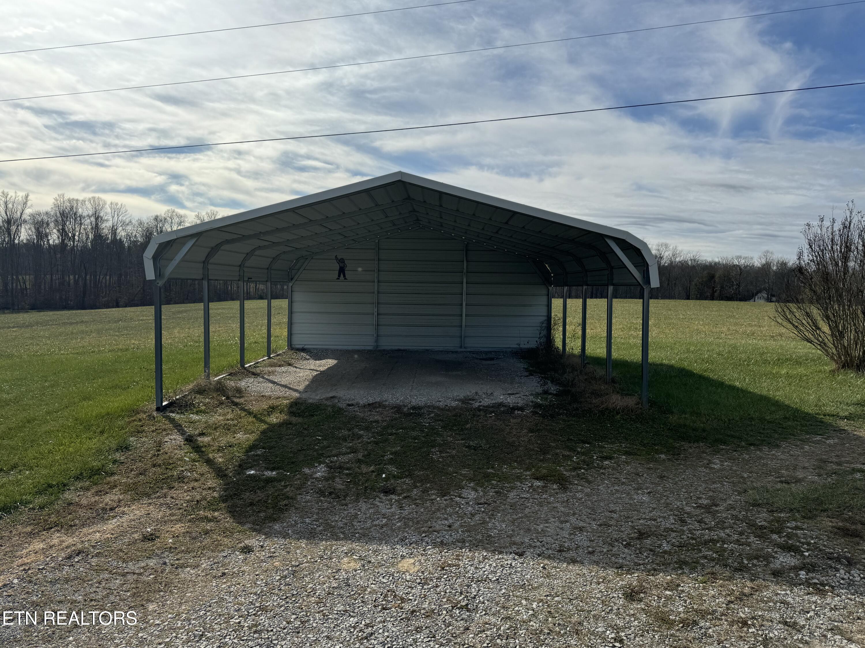 276 O & W Road Oneida TN 37841