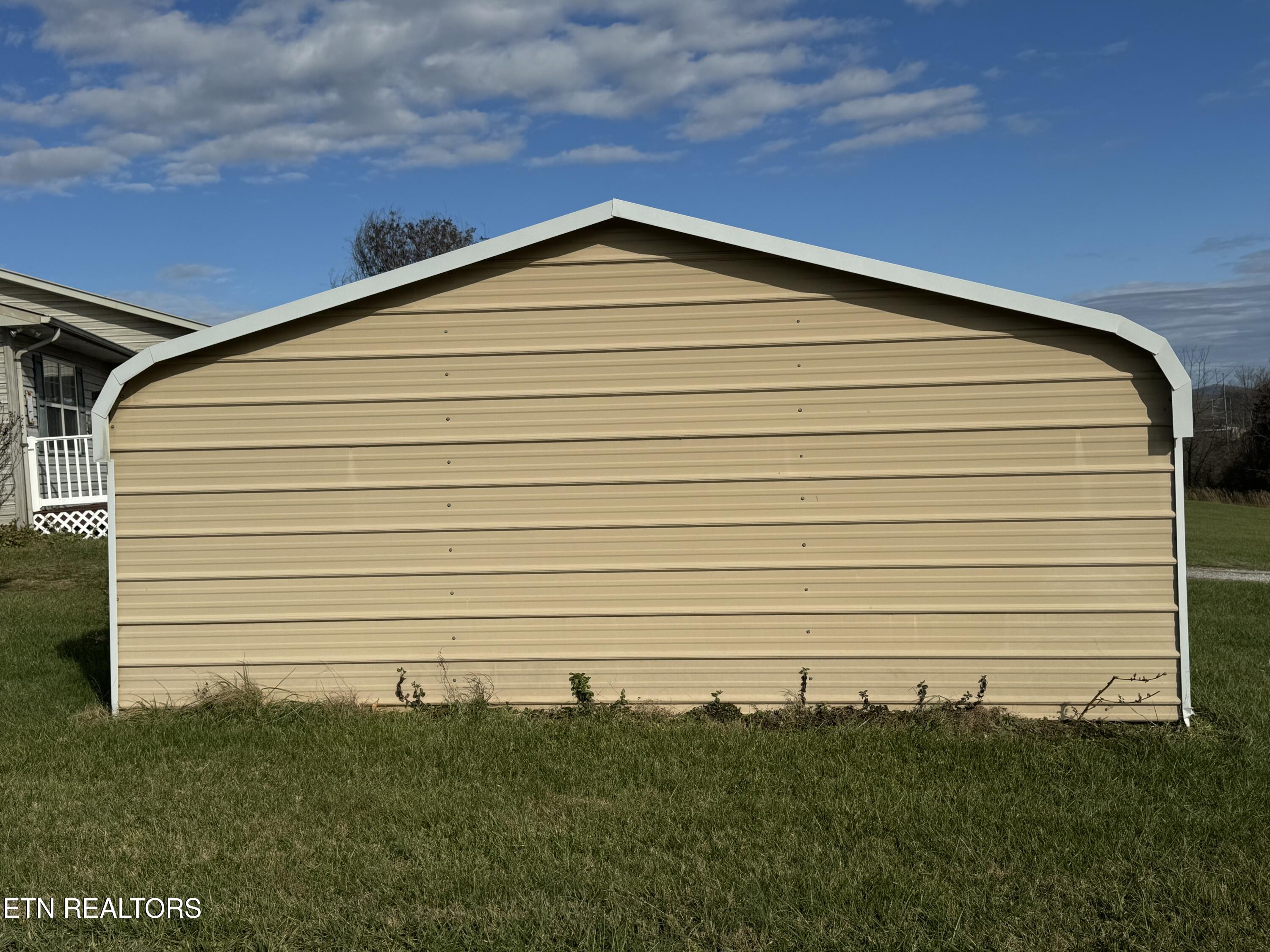 276 O & W Road Oneida TN 37841