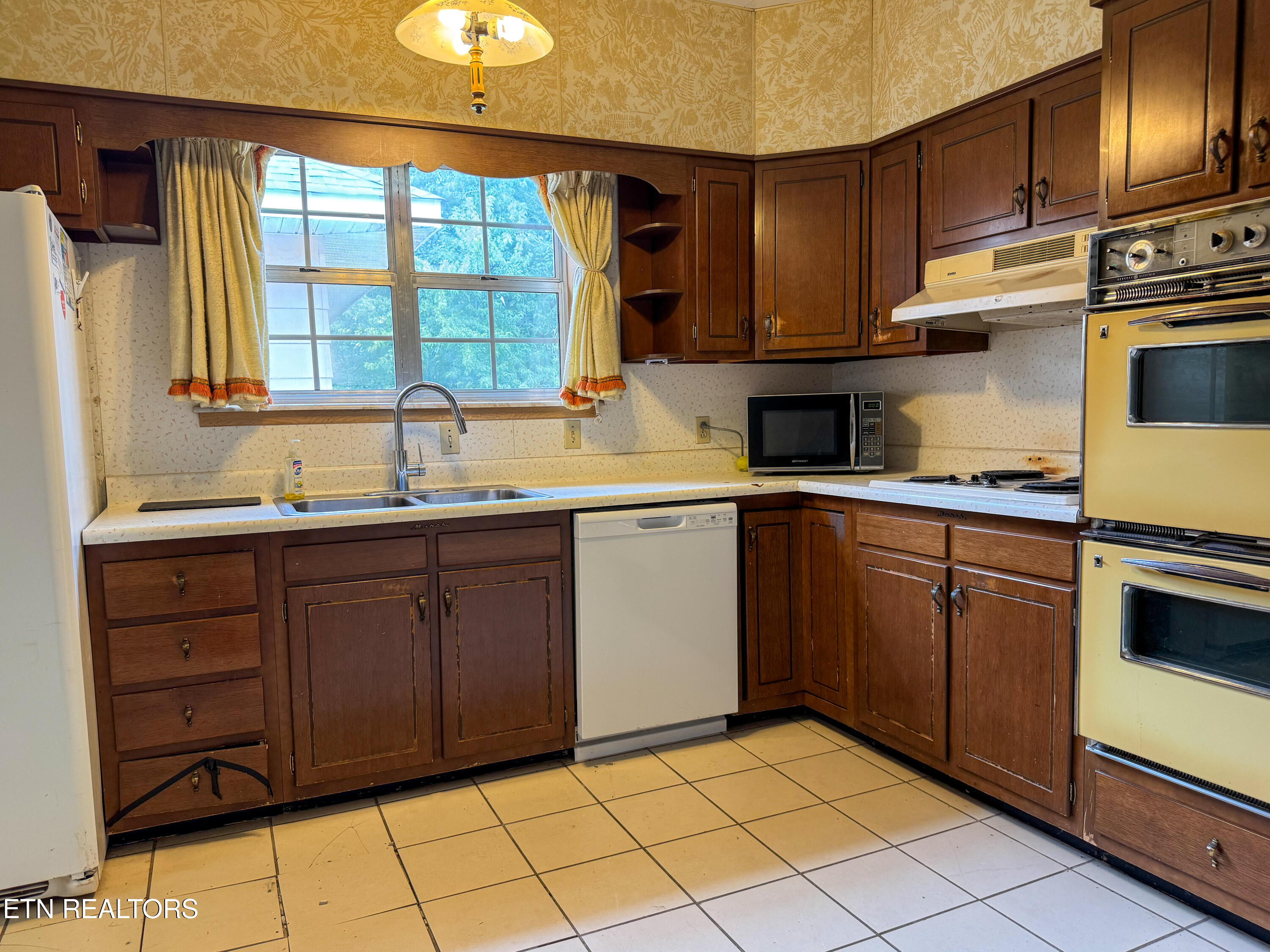 18741 Alberta Street Oneida TN 37841