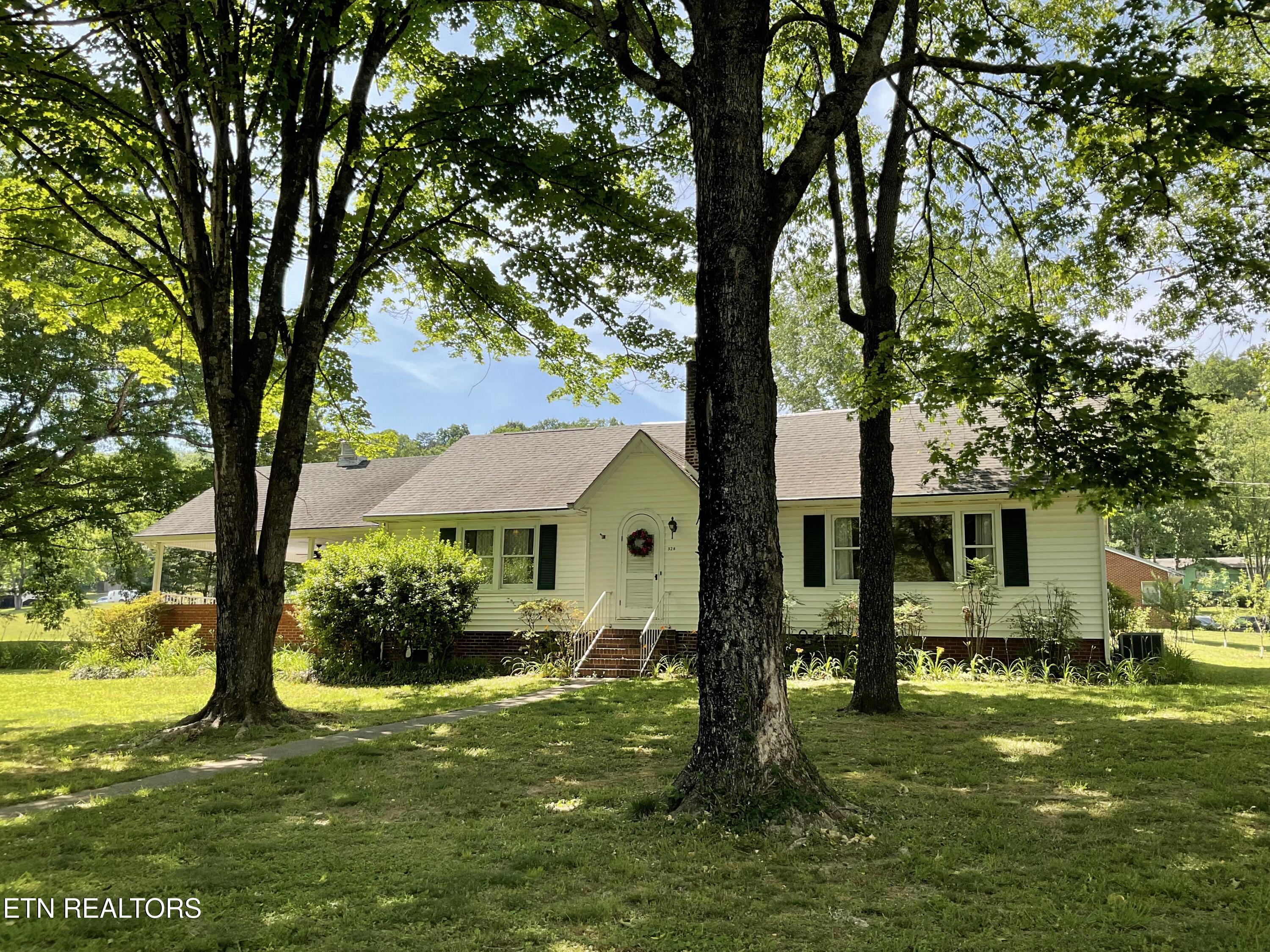 328 Ridgeview Drive Clinton TN 37716