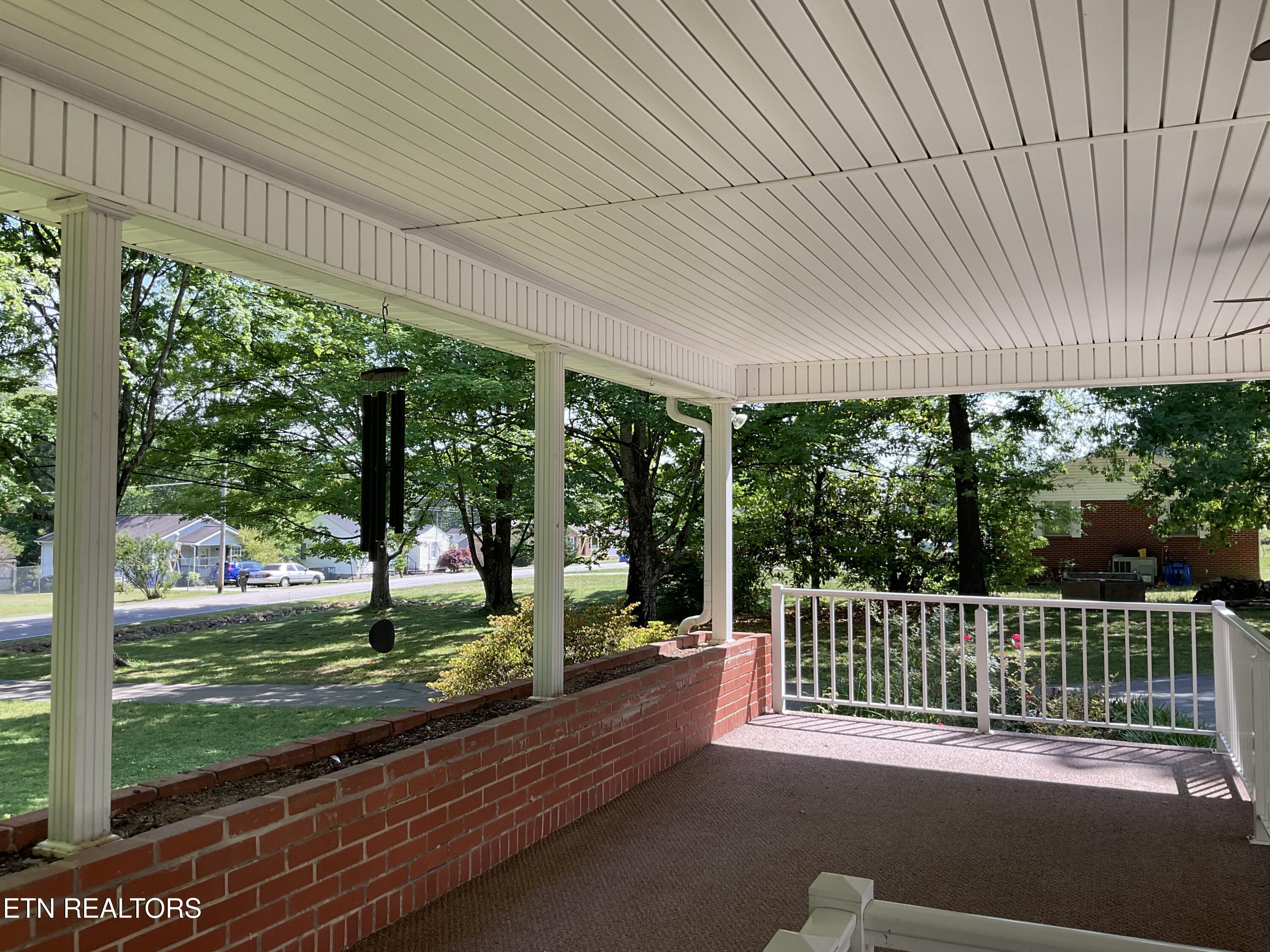 328 Ridgeview Drive Clinton TN 37716