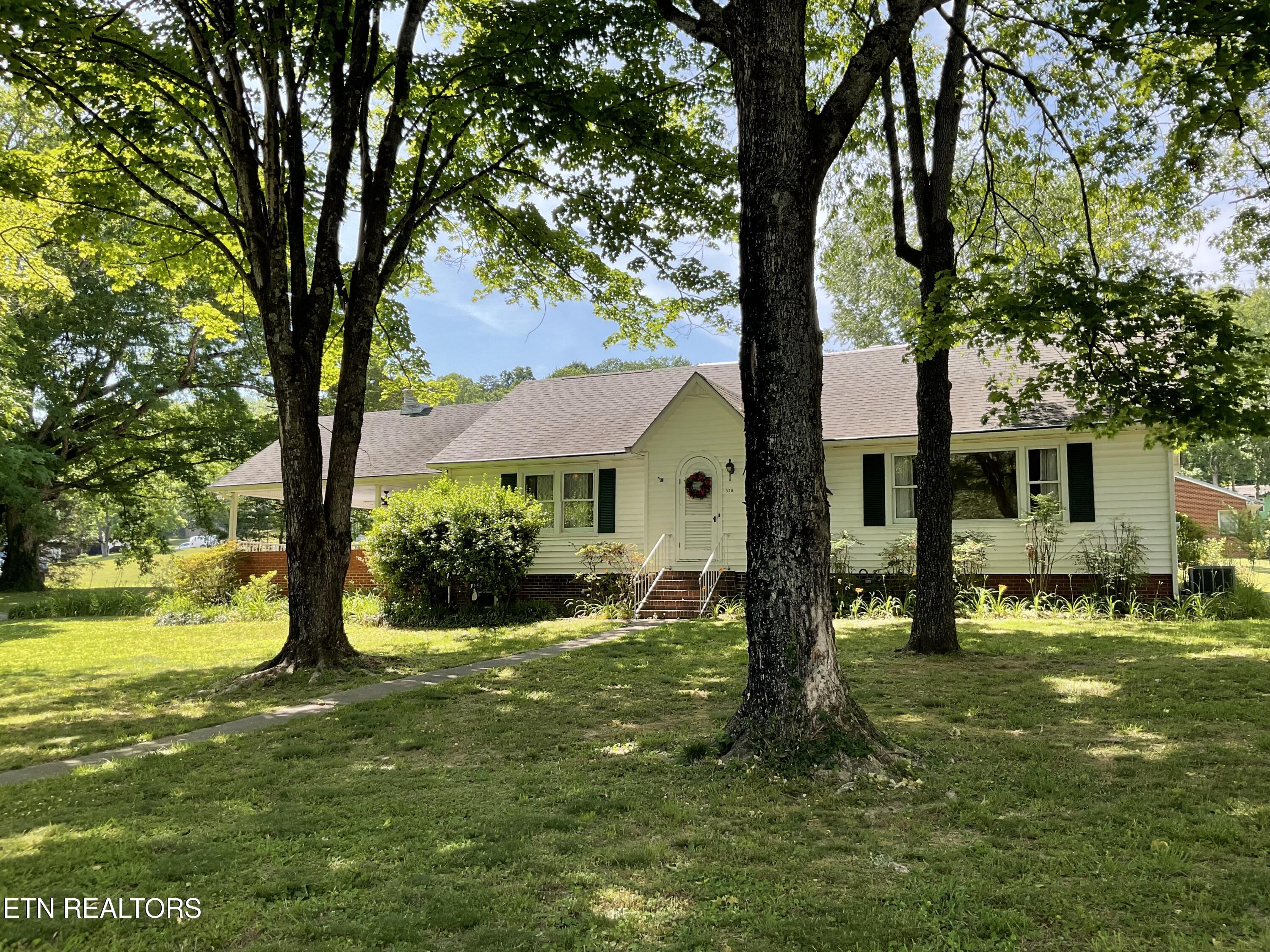328 Ridgeview Drive Clinton TN 37716
