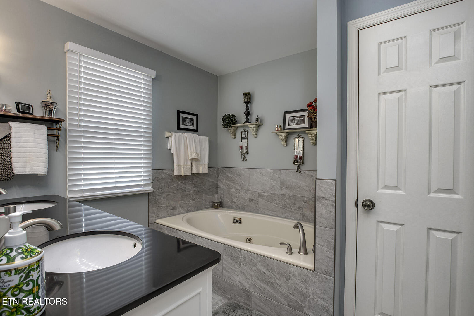 146 Daleyuhski Way Loudon TN 37774