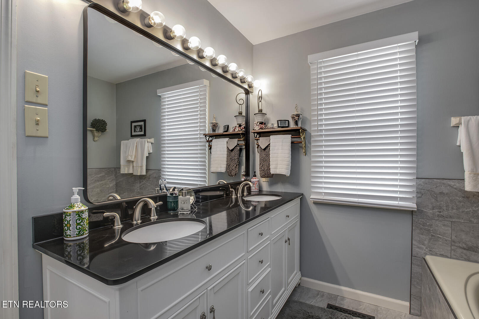 146 Daleyuhski Way Loudon TN 37774
