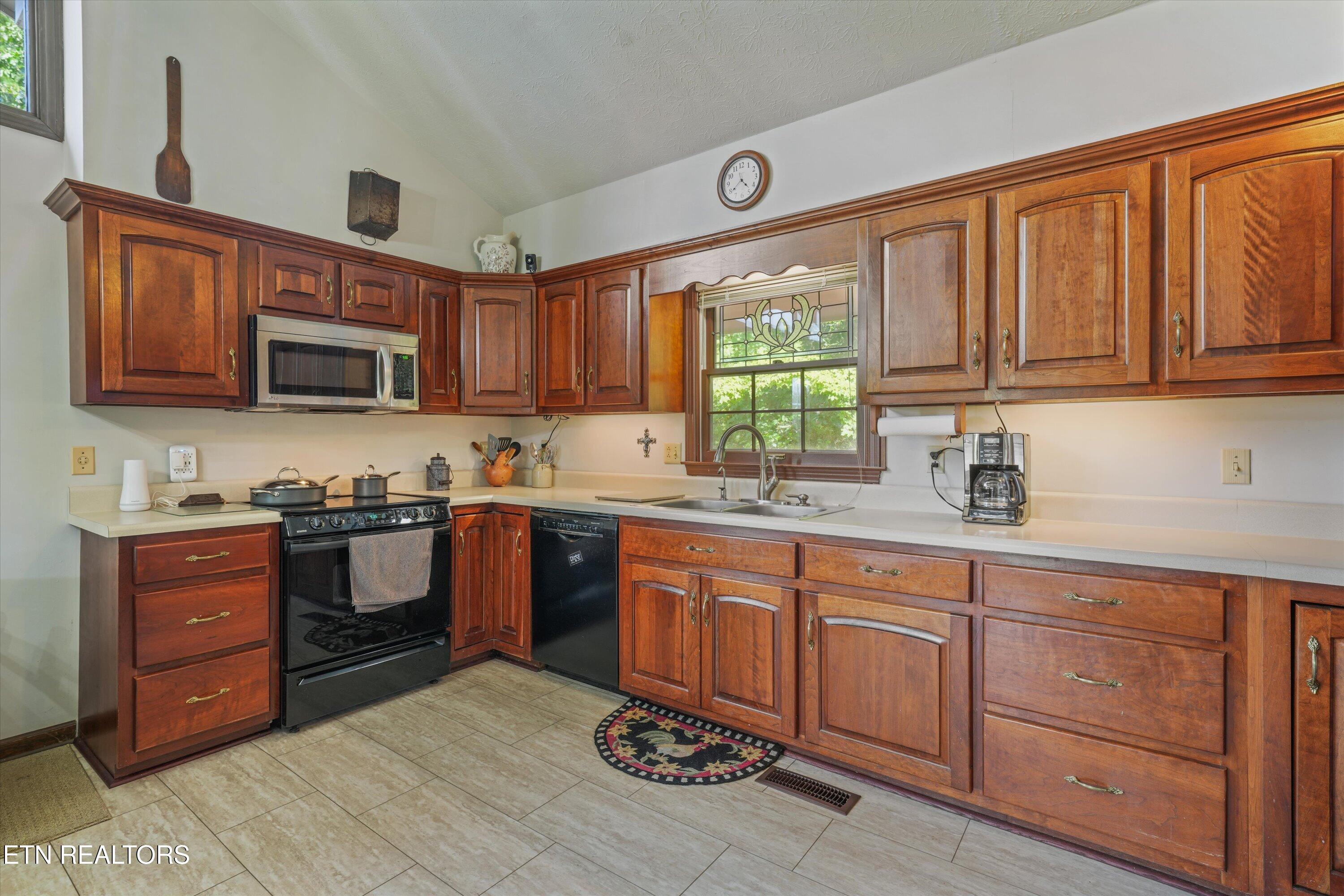745 Blockhouse Valley Road Clinton TN 37716