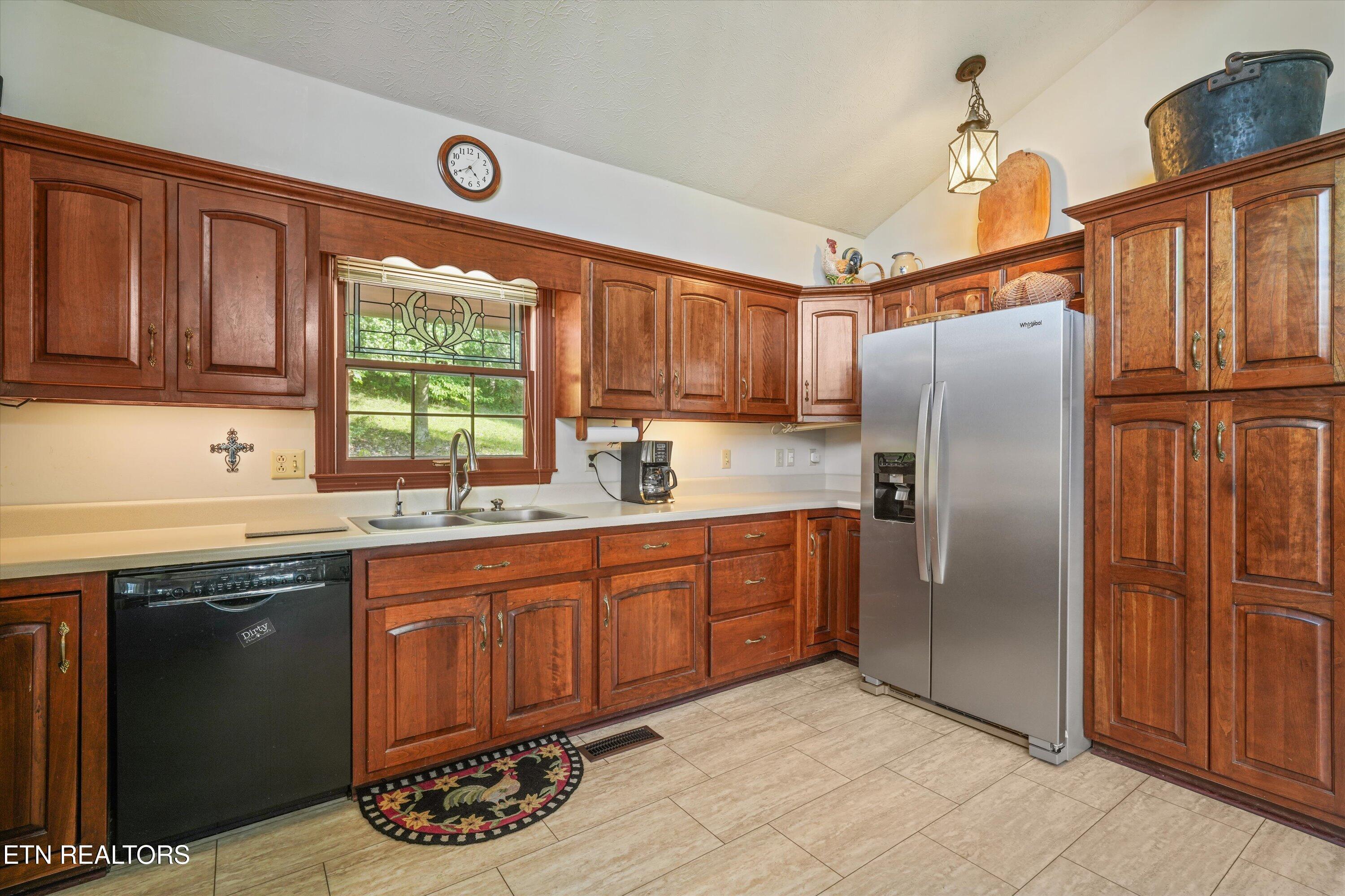 745 Blockhouse Valley Road Clinton TN 37716