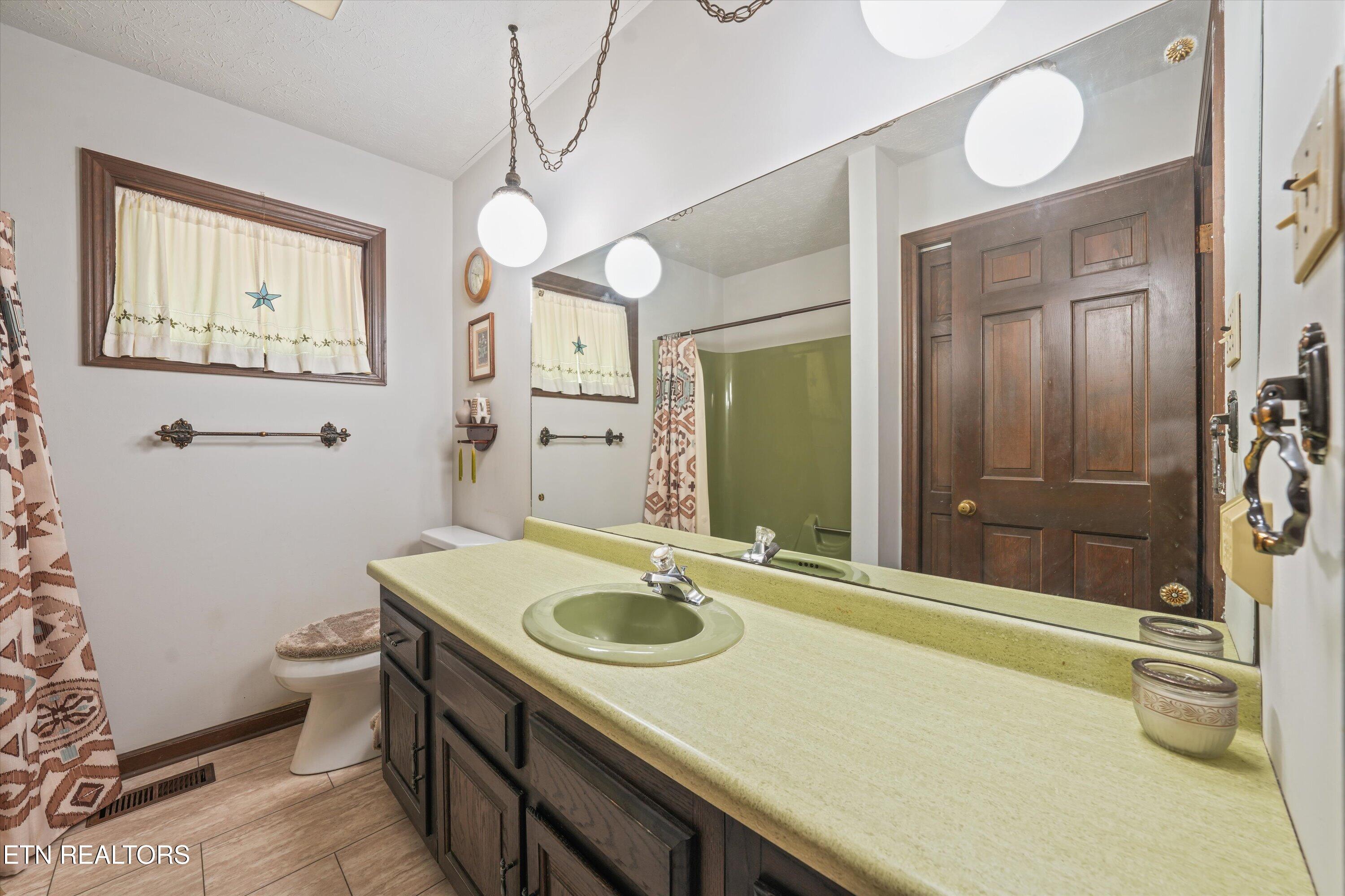 745 Blockhouse Valley Road Clinton TN 37716
