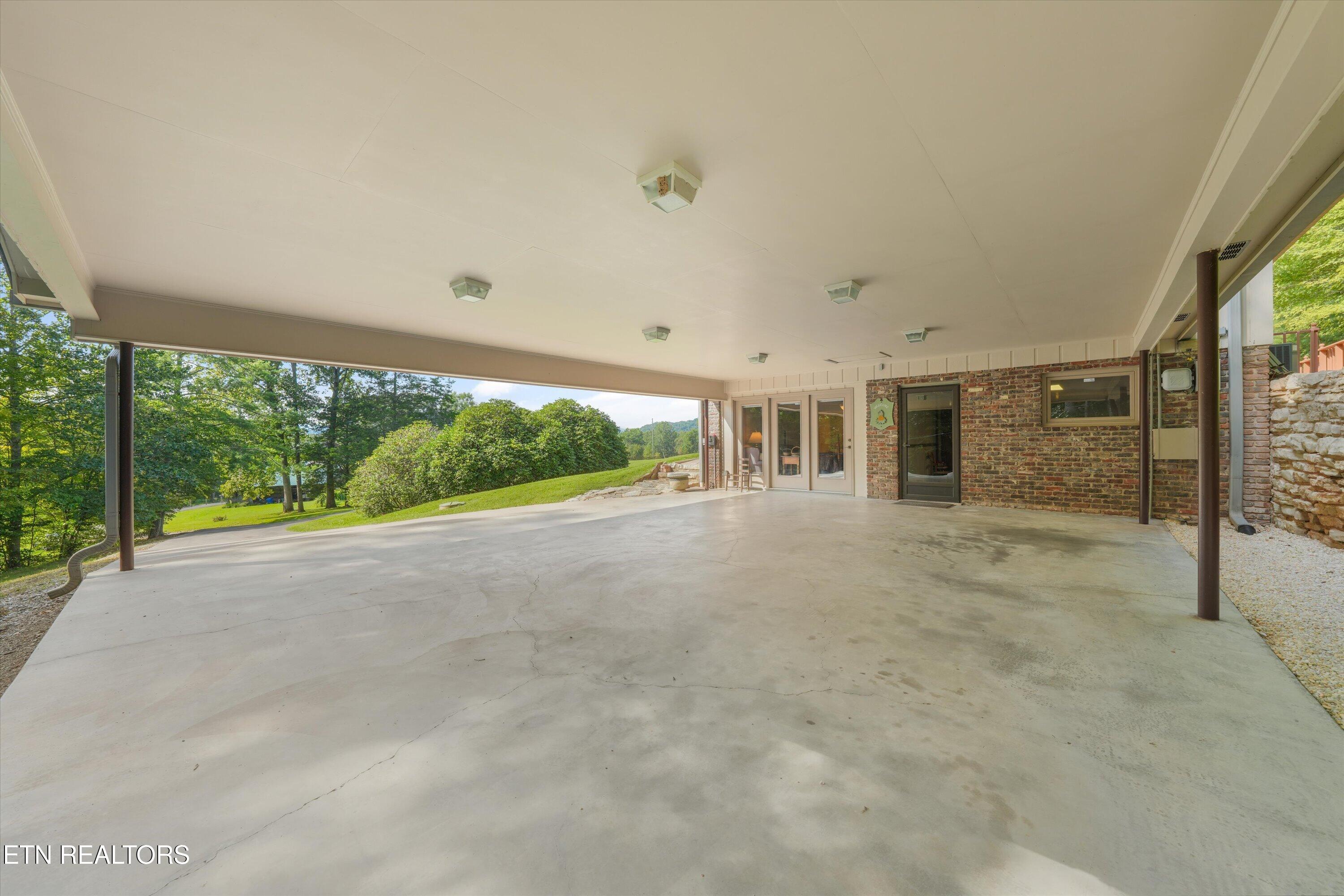 745 Blockhouse Valley Road Clinton TN 37716