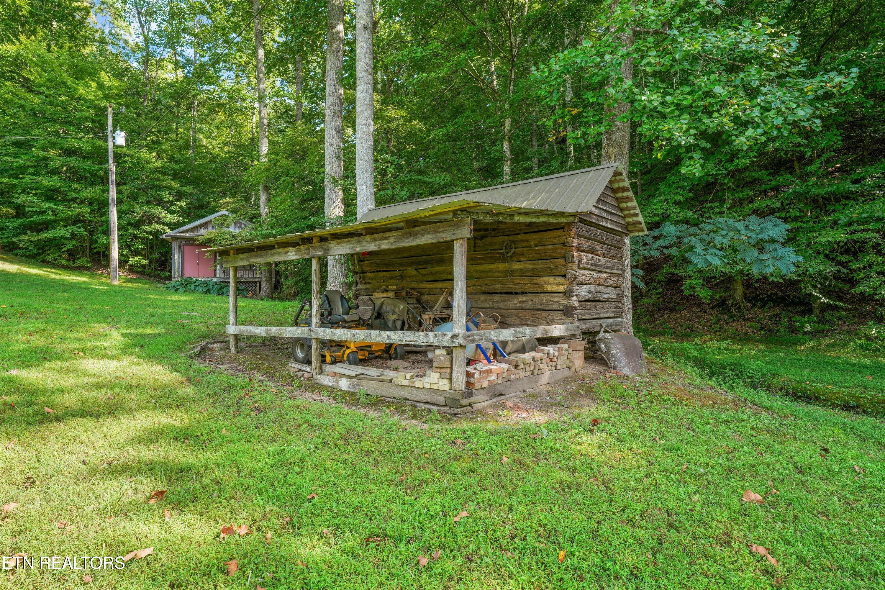745 Blockhouse Valley Road Clinton TN 37716