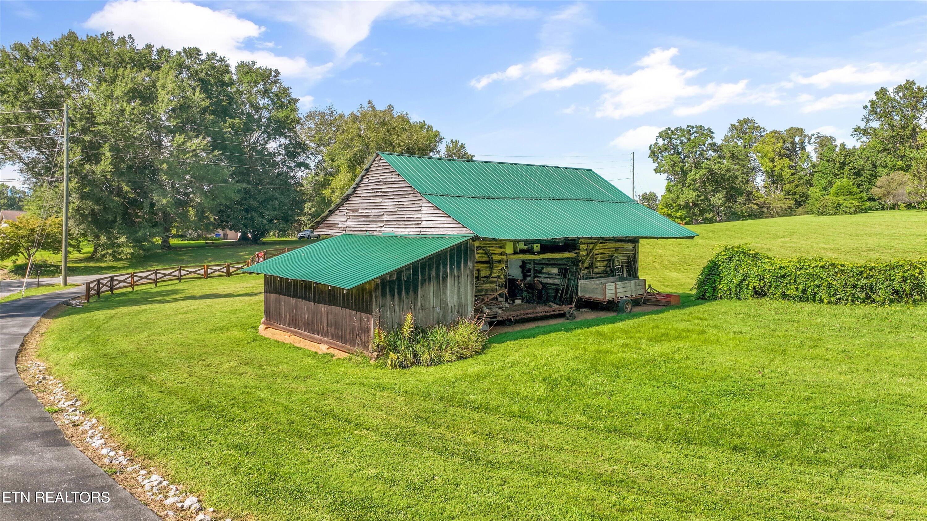 745 Blockhouse Valley Road Clinton TN 37716