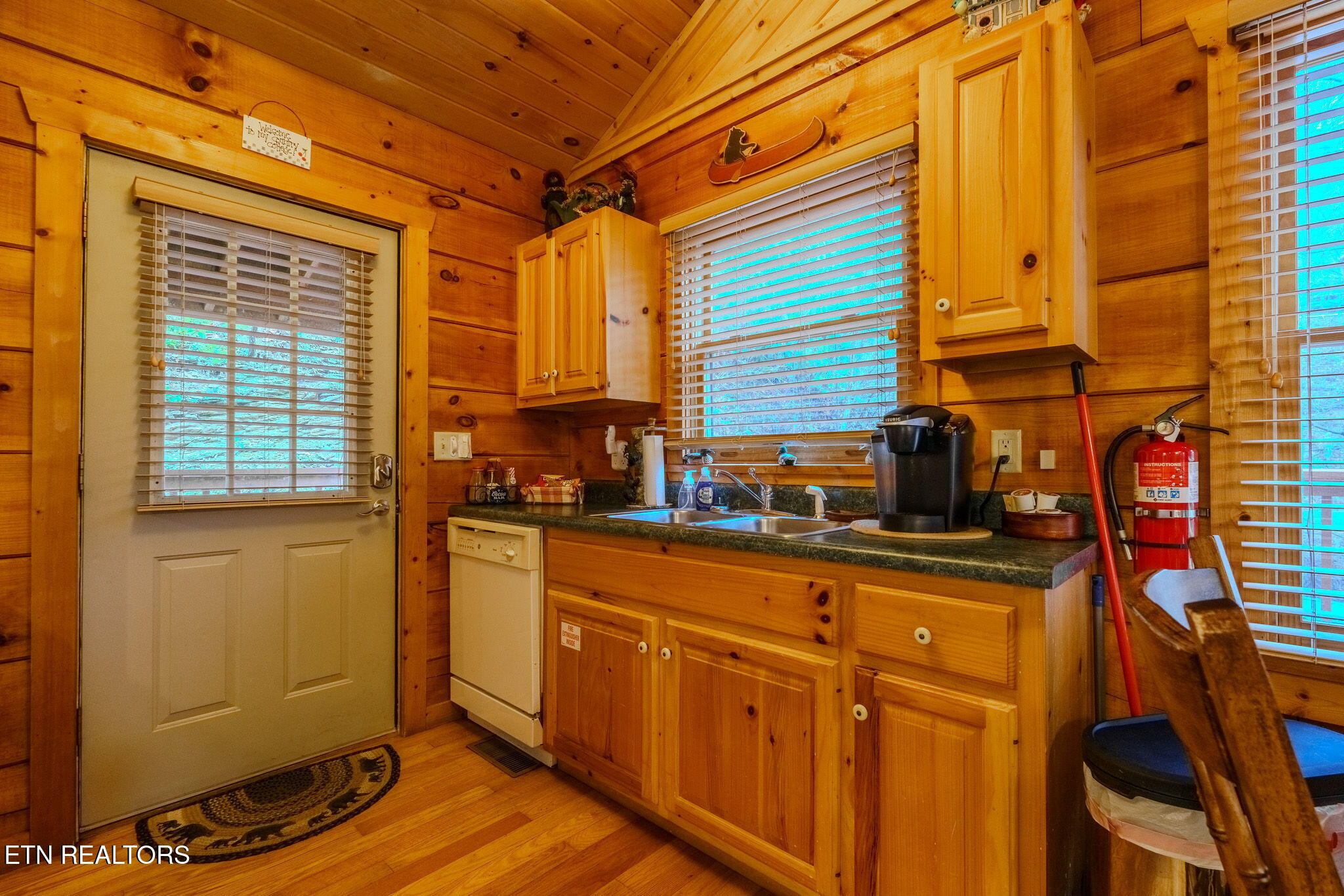 4320 Carolina Cove Way Pigeon Forge TN 37863
