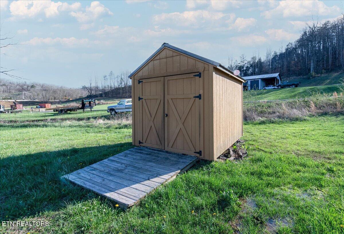 137 Raccoon Valley Road Maynardville TN 37807