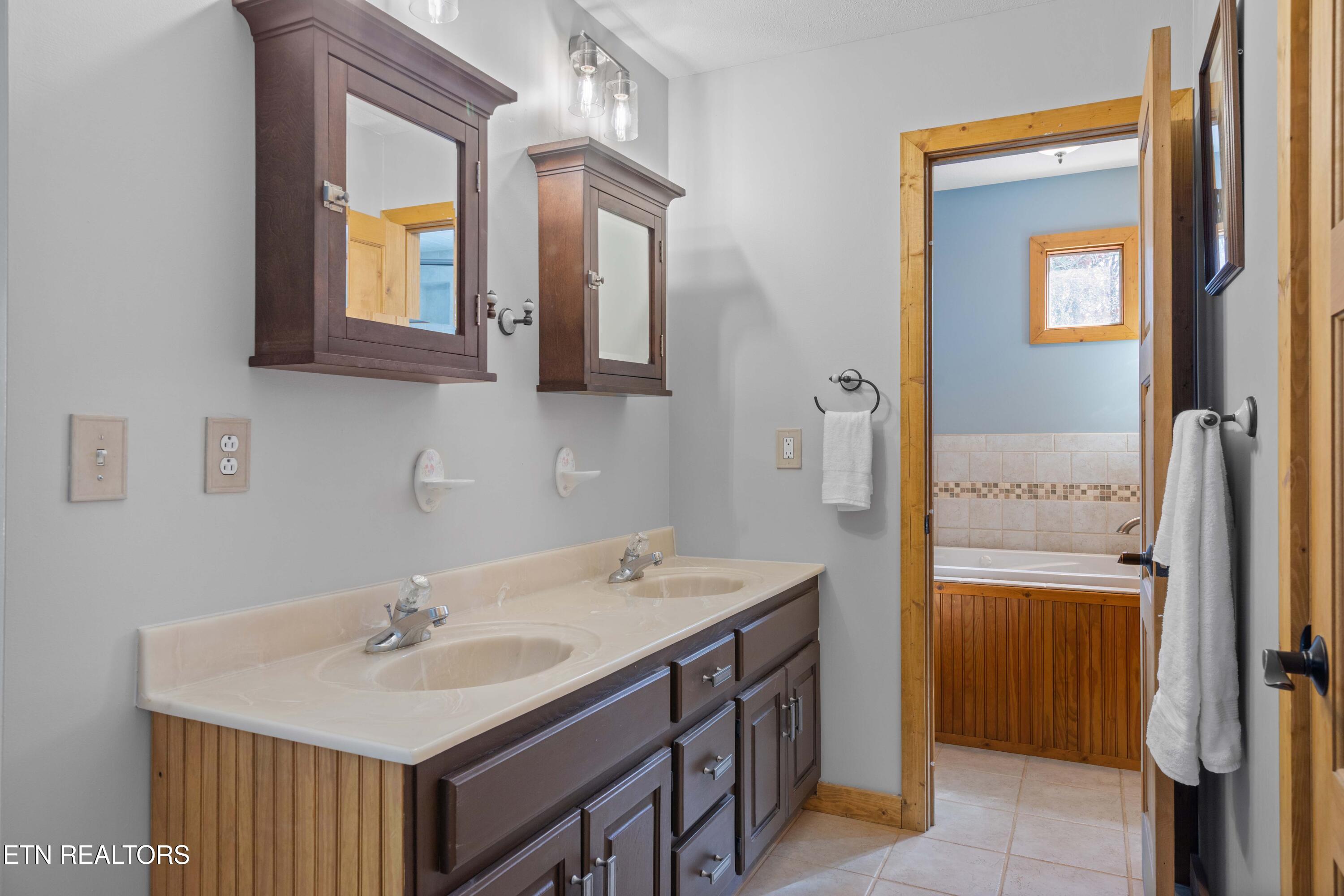 345 Old Leadmine Bend Road Sharps Chapel TN 37866