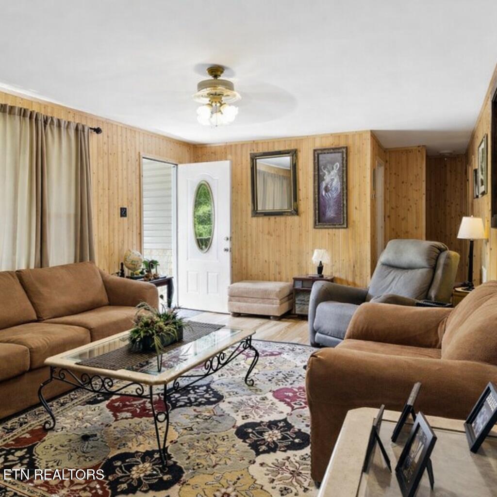 671 Hensley Hollow Road Thorn Hill TN 37881