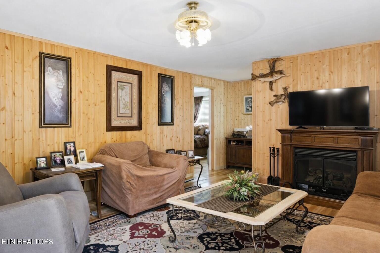 671 Hensley Hollow Road Thorn Hill TN 37881