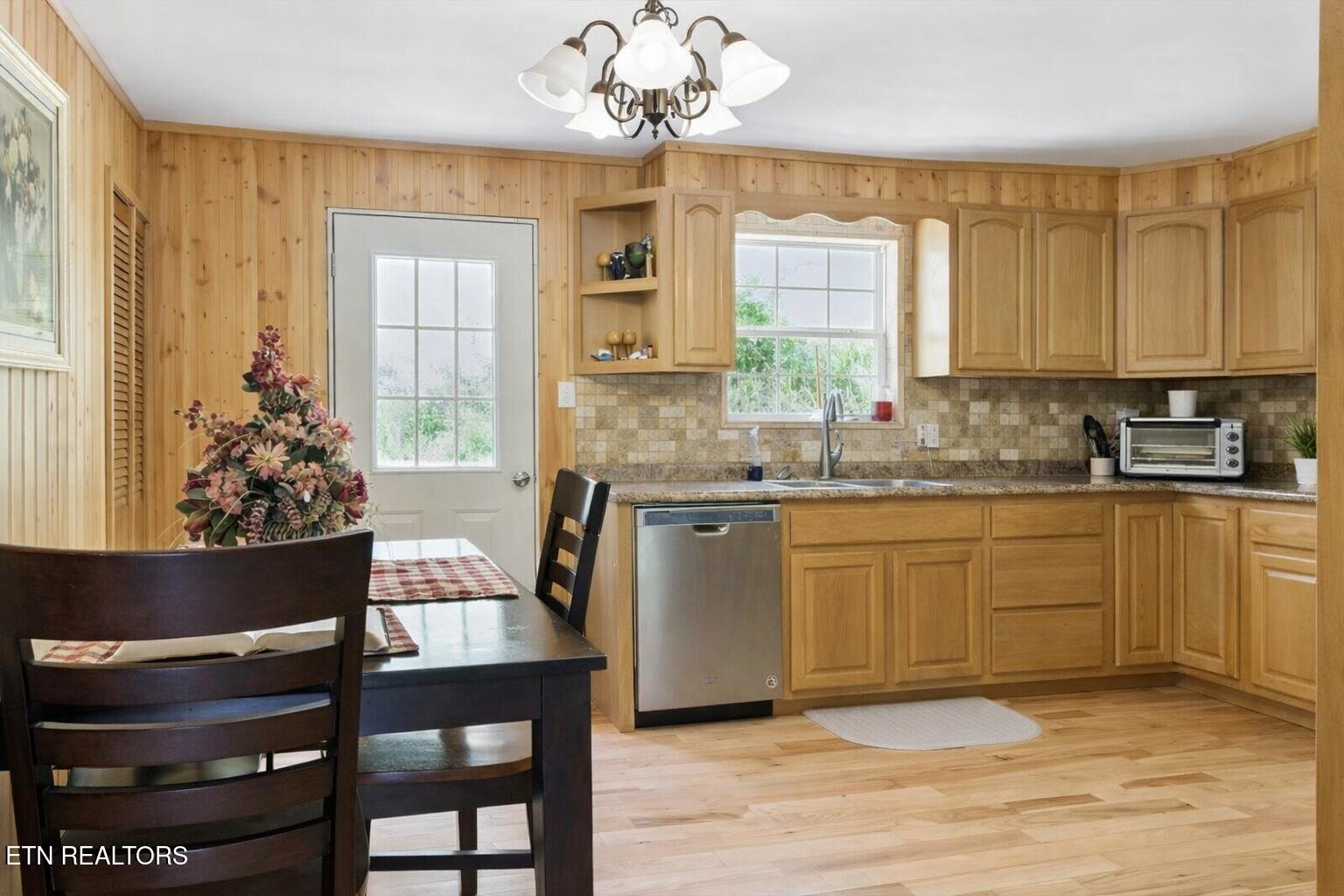 671 Hensley Hollow Road Thorn Hill TN 37881