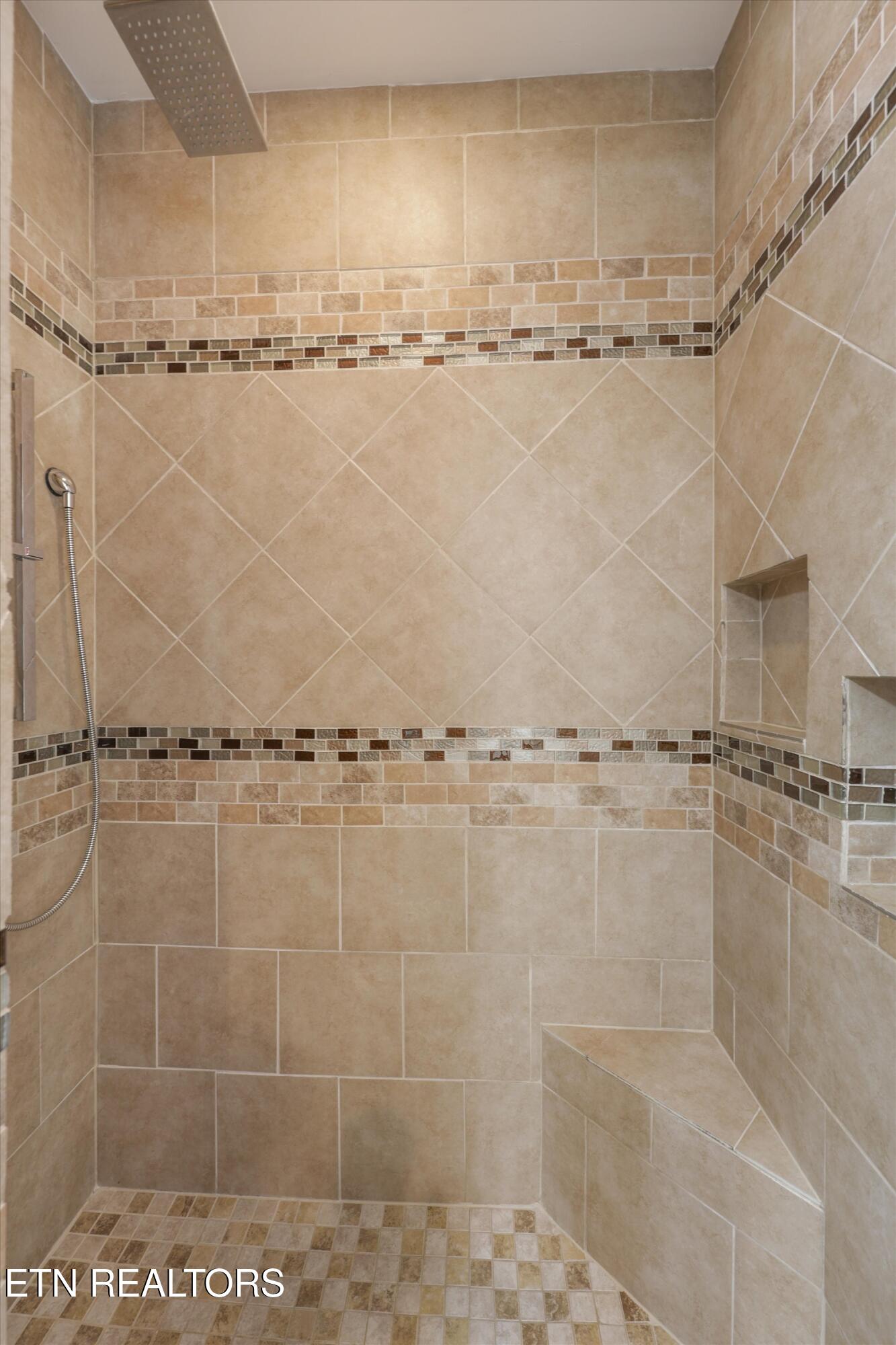 180 Silver Trail New Tazewell TN 37825