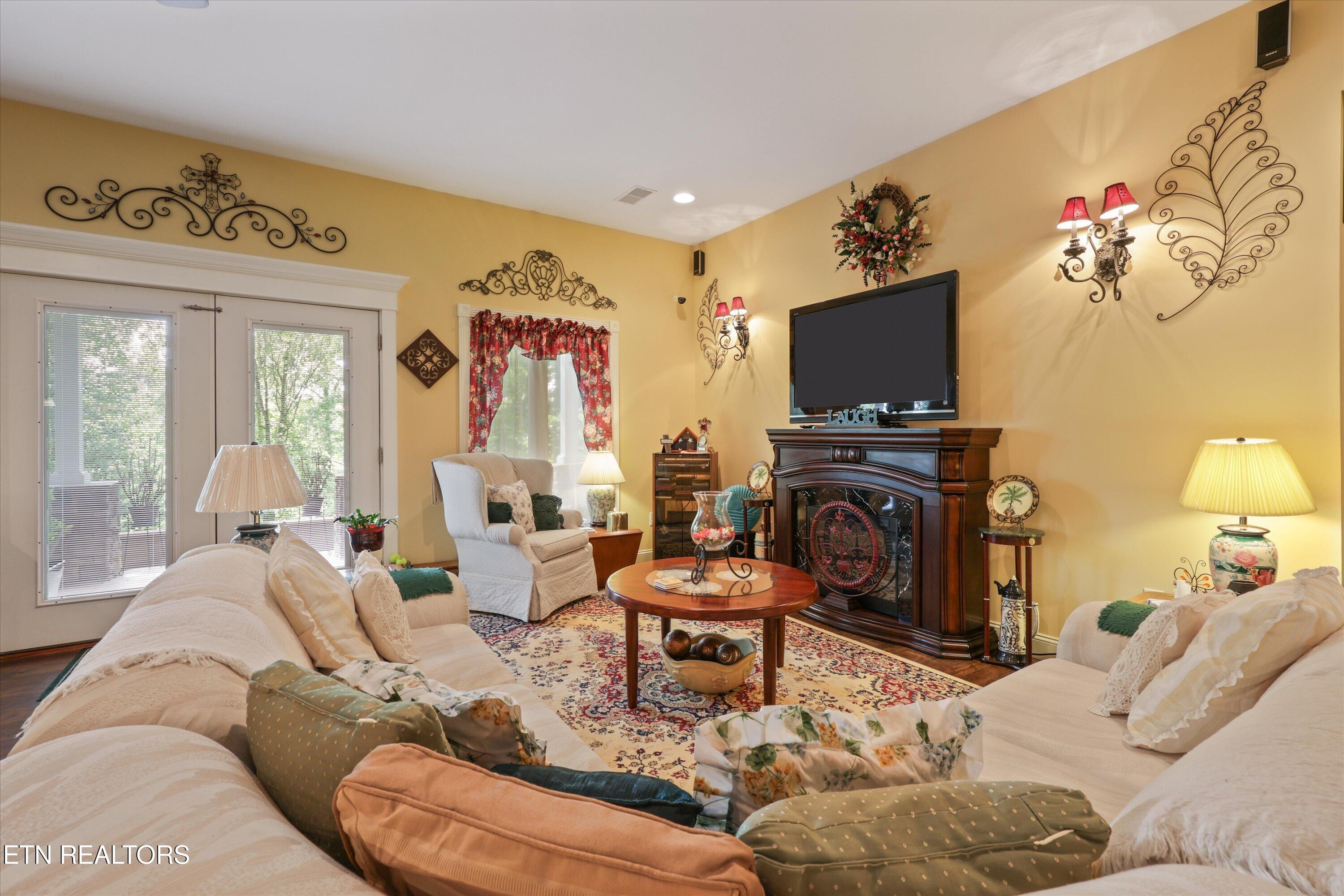180 Silver Trail New Tazewell TN 37825