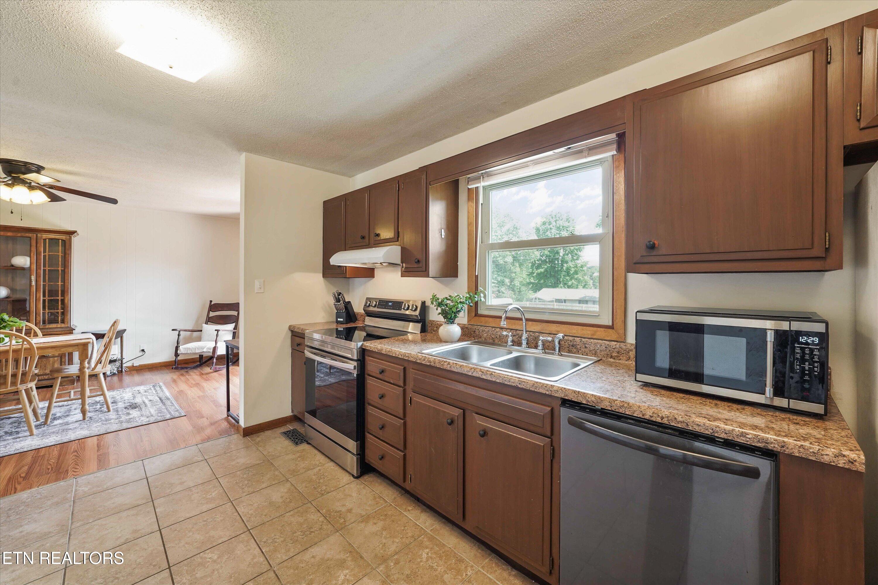 7740 Ashley Road Powell TN 37849