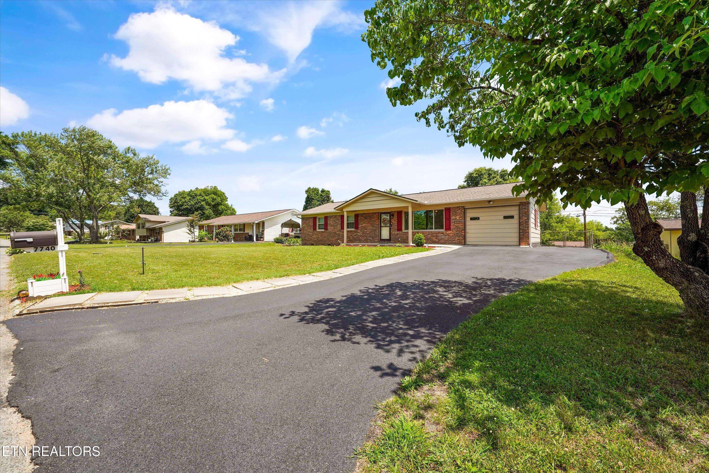 7740 Ashley Road Powell TN 37849